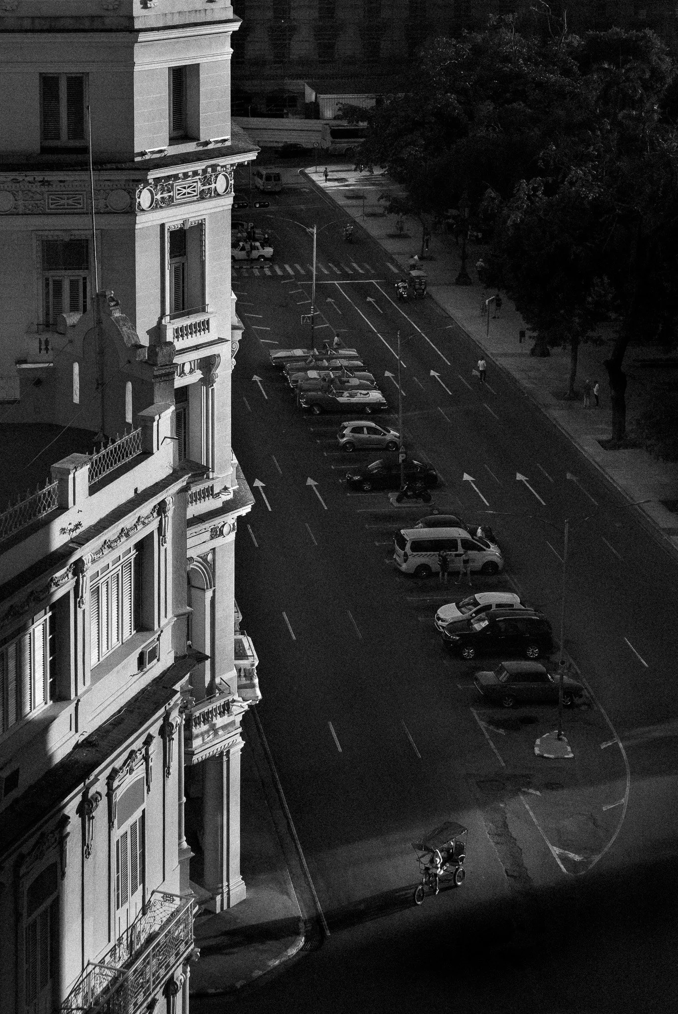 17. Luces y Sombras.jpg