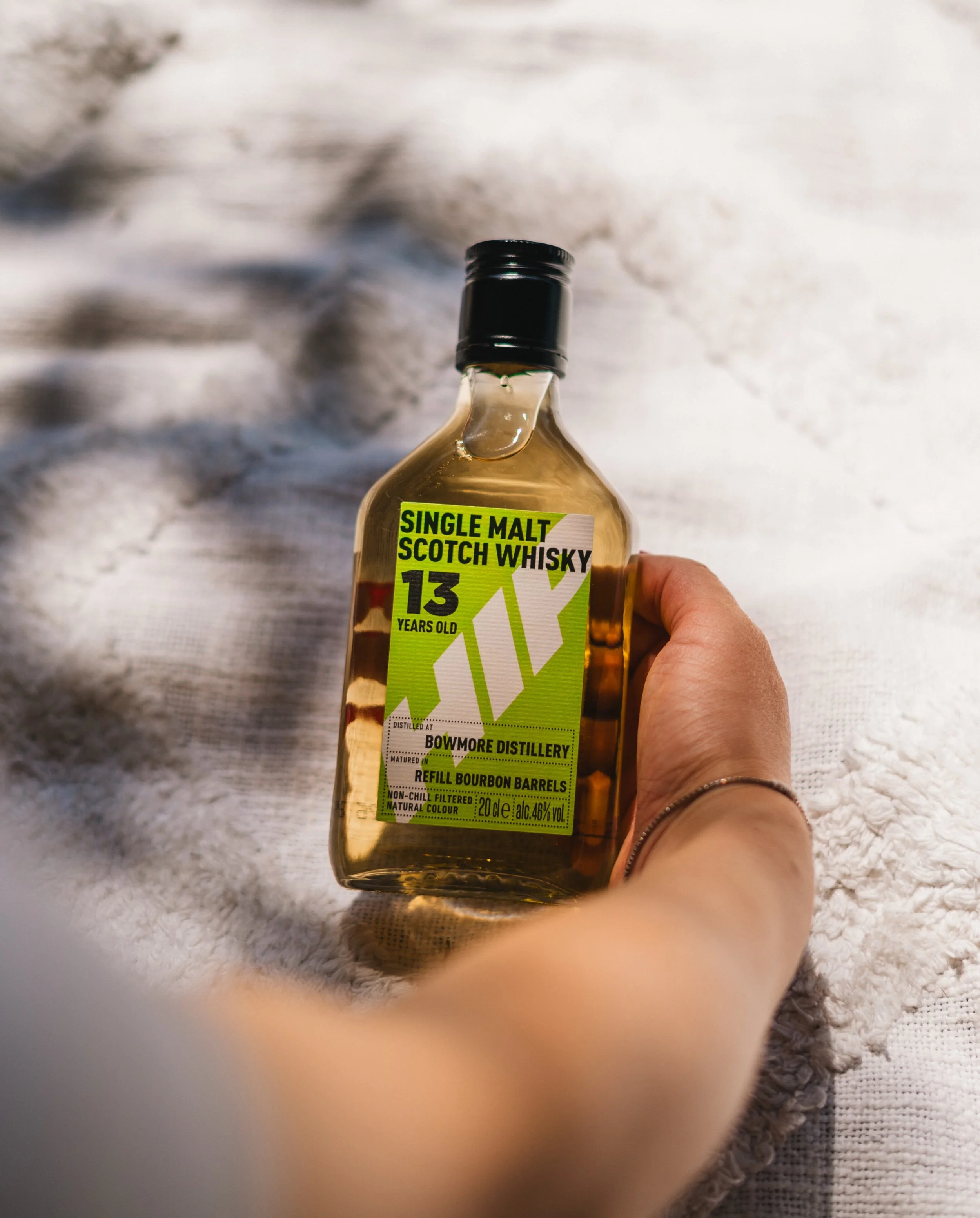 DRINK BETTER, NOT BIGGER

With our 13-year-old Bowmore matured in refill bourbon barrels. 

Bottled at 46%, expect notes of vanilla, smoked salt and lemon 🍋

#DrinkBetterNotBigger