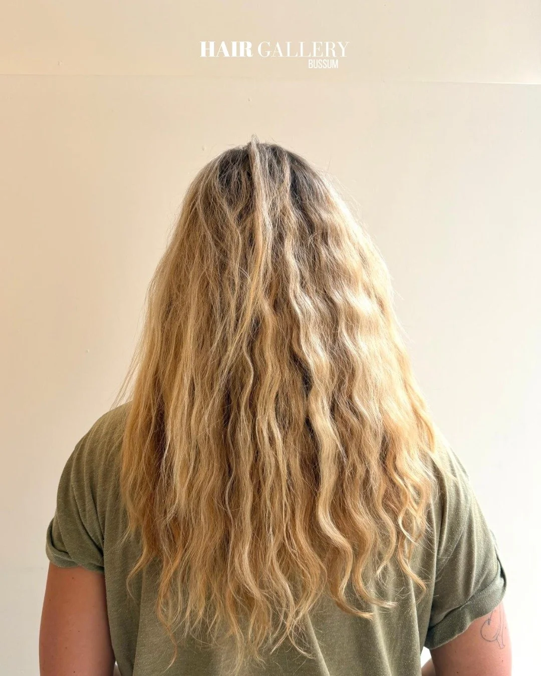 Blonde out. Copper in. 🔥

Swipe to see before

#copperhair #hairtransformation #newlook #hairgoals #gingervibes #glowup #hairinspo #salonlife #shine #k18hair #kevinmurphy #elevenaustralia #revlonissimocolor #hairgallery