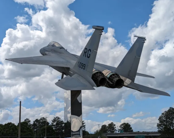 Picture of an Air Force jet plane taking off in Warner Robins Georgia