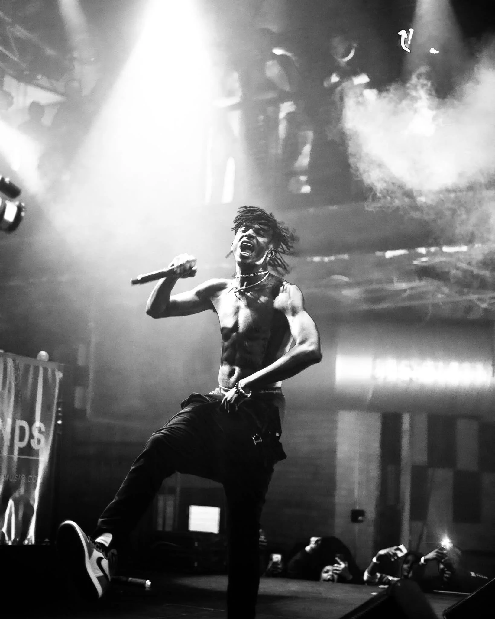PLAYBOICARTI (2016)