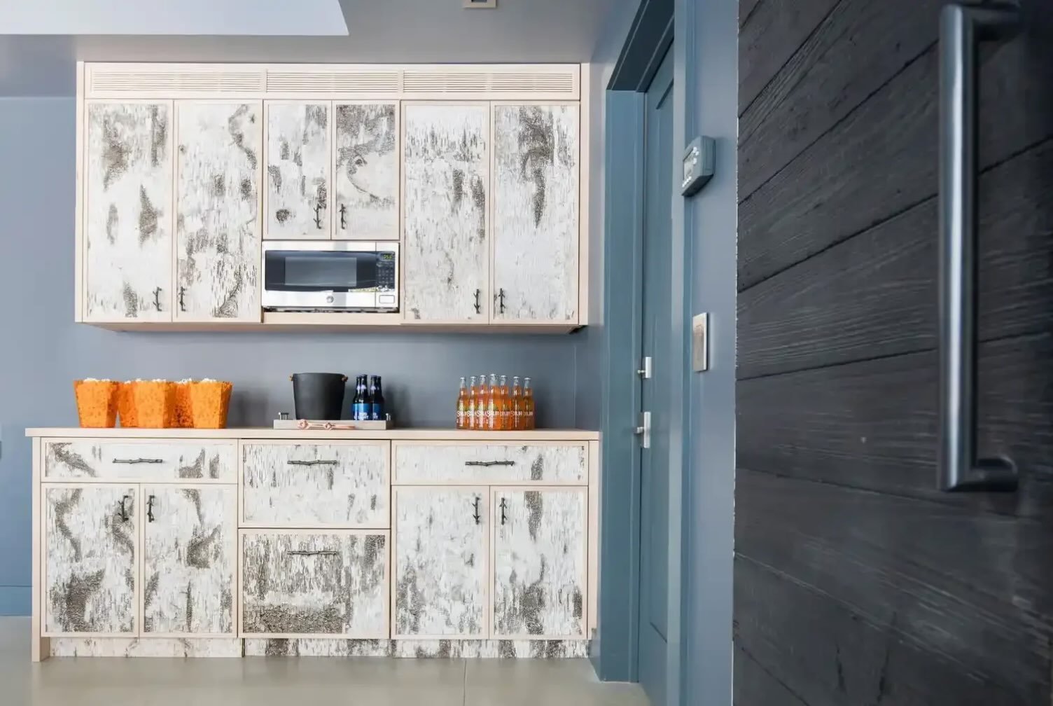 Sharing our custom birch cabinetry in our movie room.  Popcorn is ready to serve.  Photo by Neil Landino
#custombirchfurniture #movieroom #luxuryliving #finelinesinteriors #designerdeb