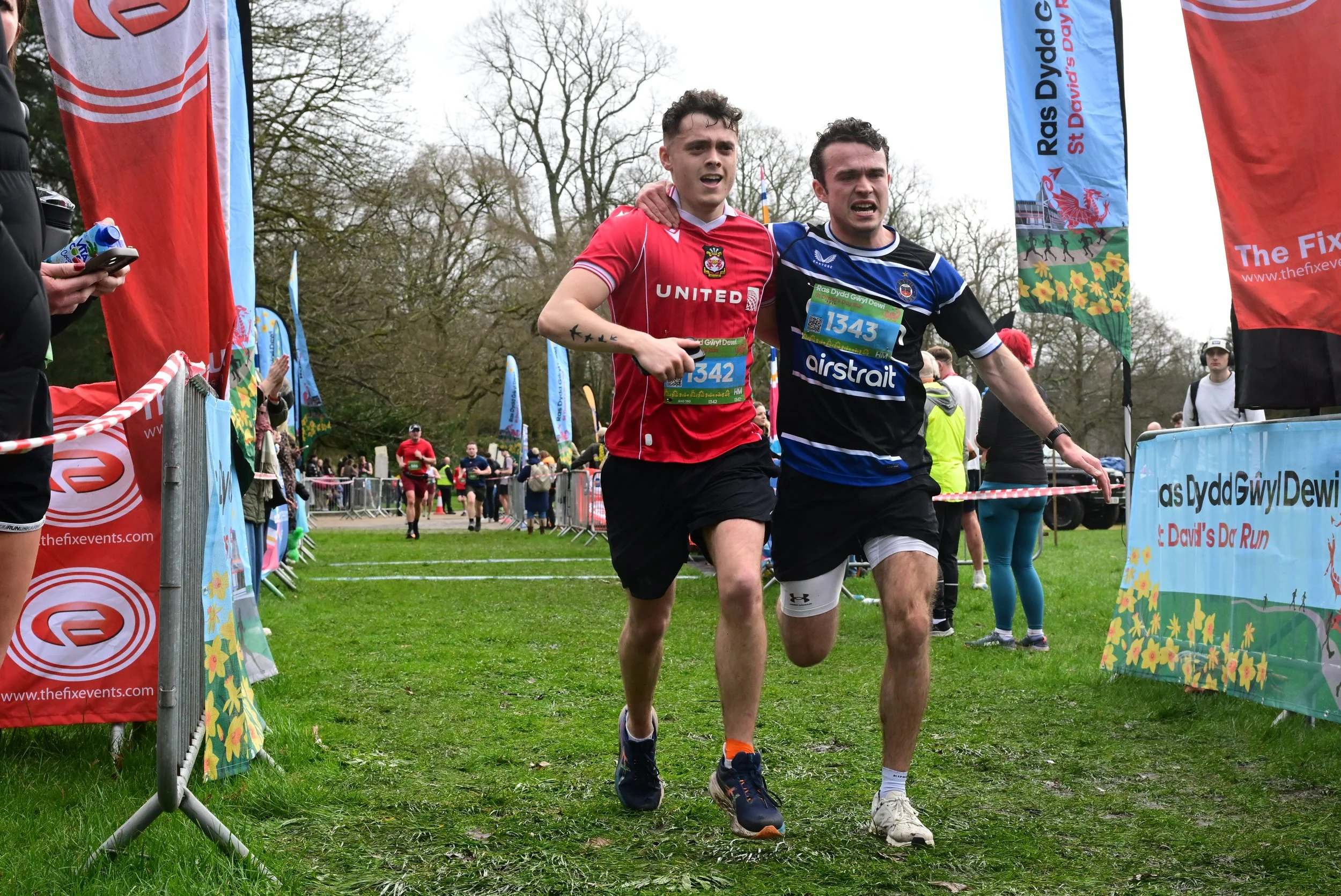Run St Davids Day Run 5k 10k half marathon in Bute Park Cardiff Wales