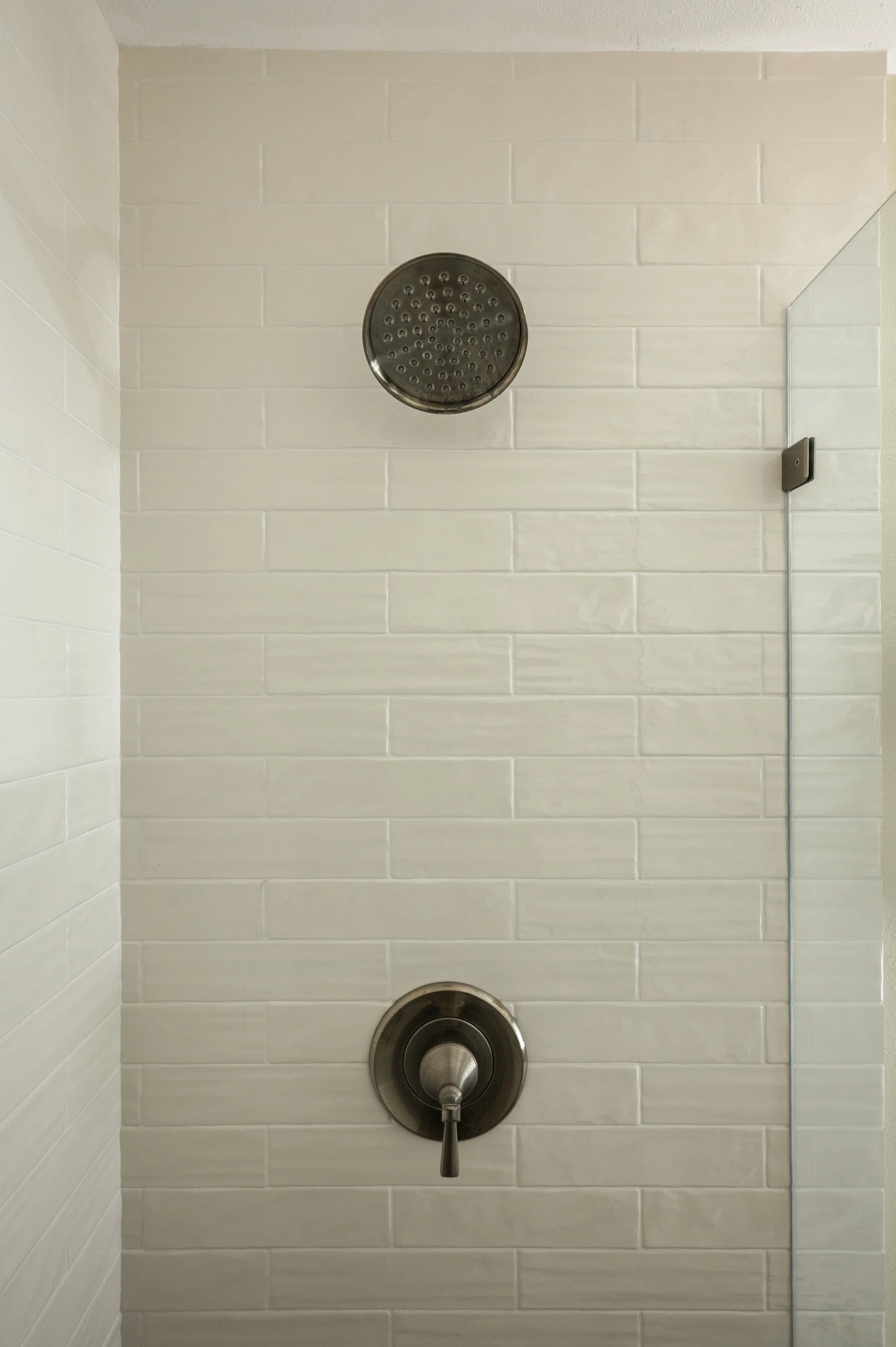 41.Primary bath 3.jpeg