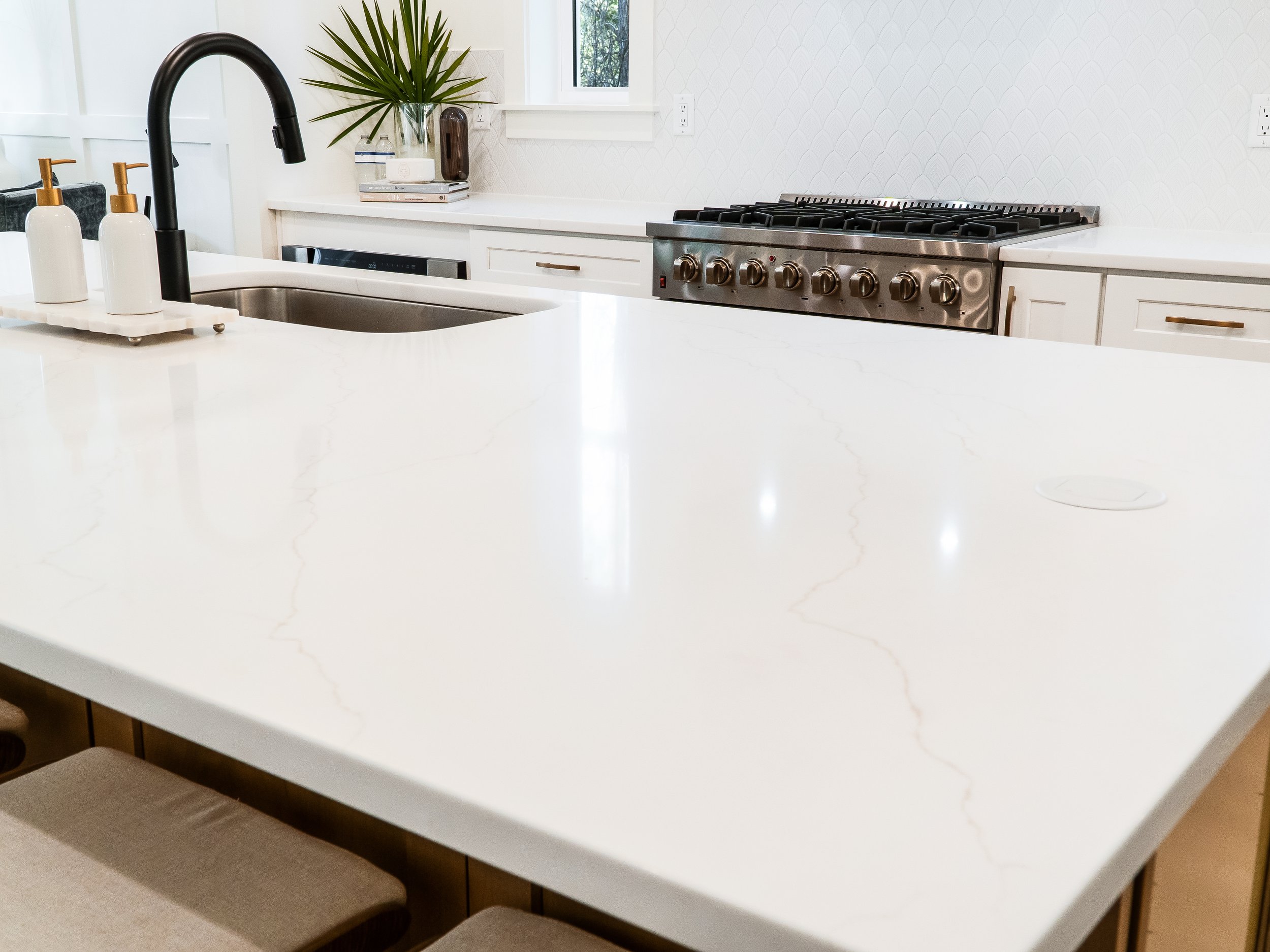 Kitchen Quartz(1).JPG