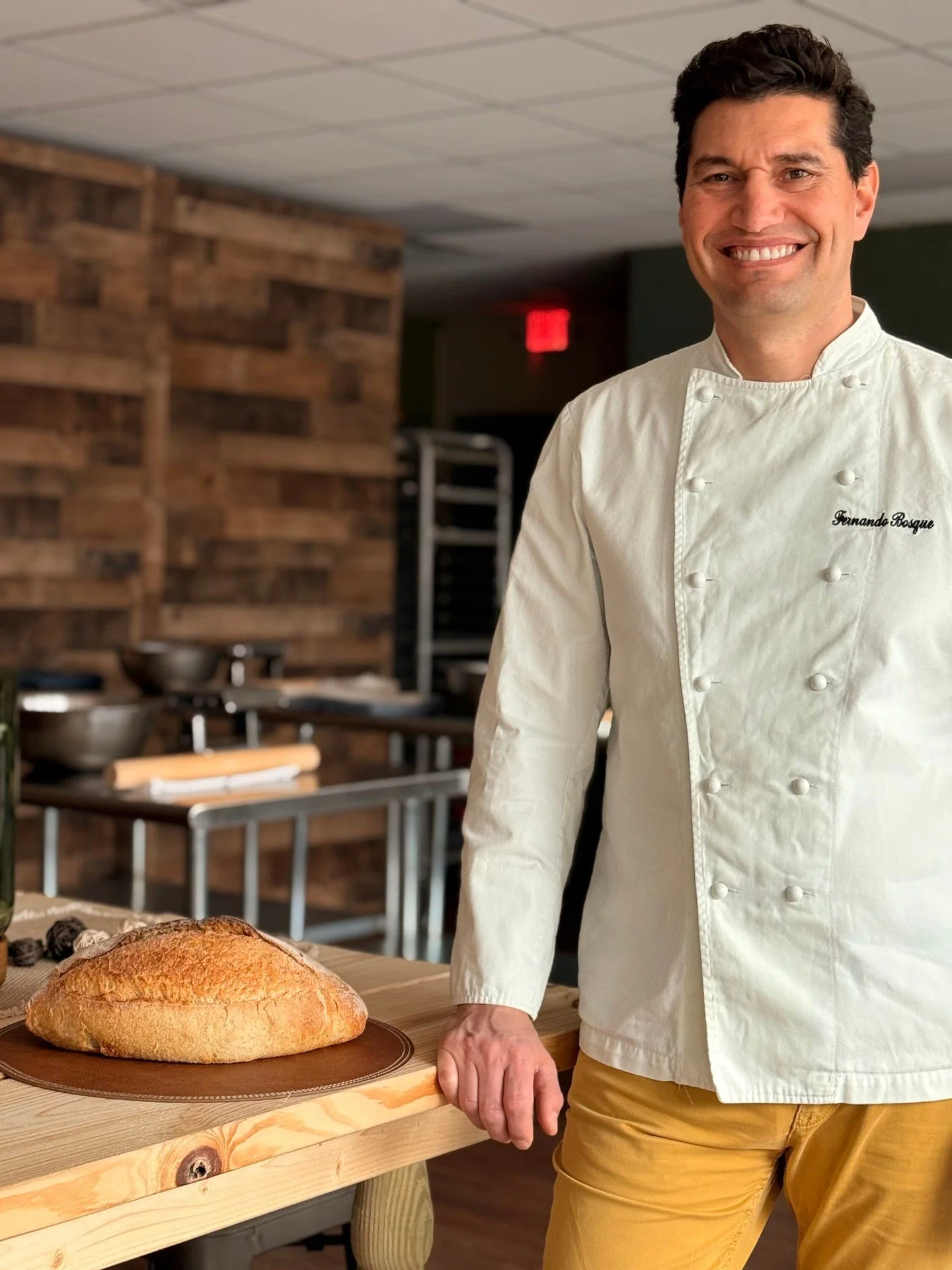 𝗕𝗿𝗲𝗮𝗱 has always been one of the simplest and most beautiful traditions of the kitchen.
𝘍𝘭𝘰𝘶𝘳, 𝘸𝘢𝘵𝘦𝘳, 𝘵𝘪𝘮𝘦, 𝘢𝘯𝘥 𝘤𝘢𝘳𝘦.

In our 𝘈𝘳𝘵𝘪𝘴𝘢𝘯 𝘉𝘢𝘬𝘦𝘳𝘺 𝘌𝘹𝘱𝘦𝘳𝘪𝘦𝘯𝘤𝘦𝘴, we explore the techniques behind classic bakin