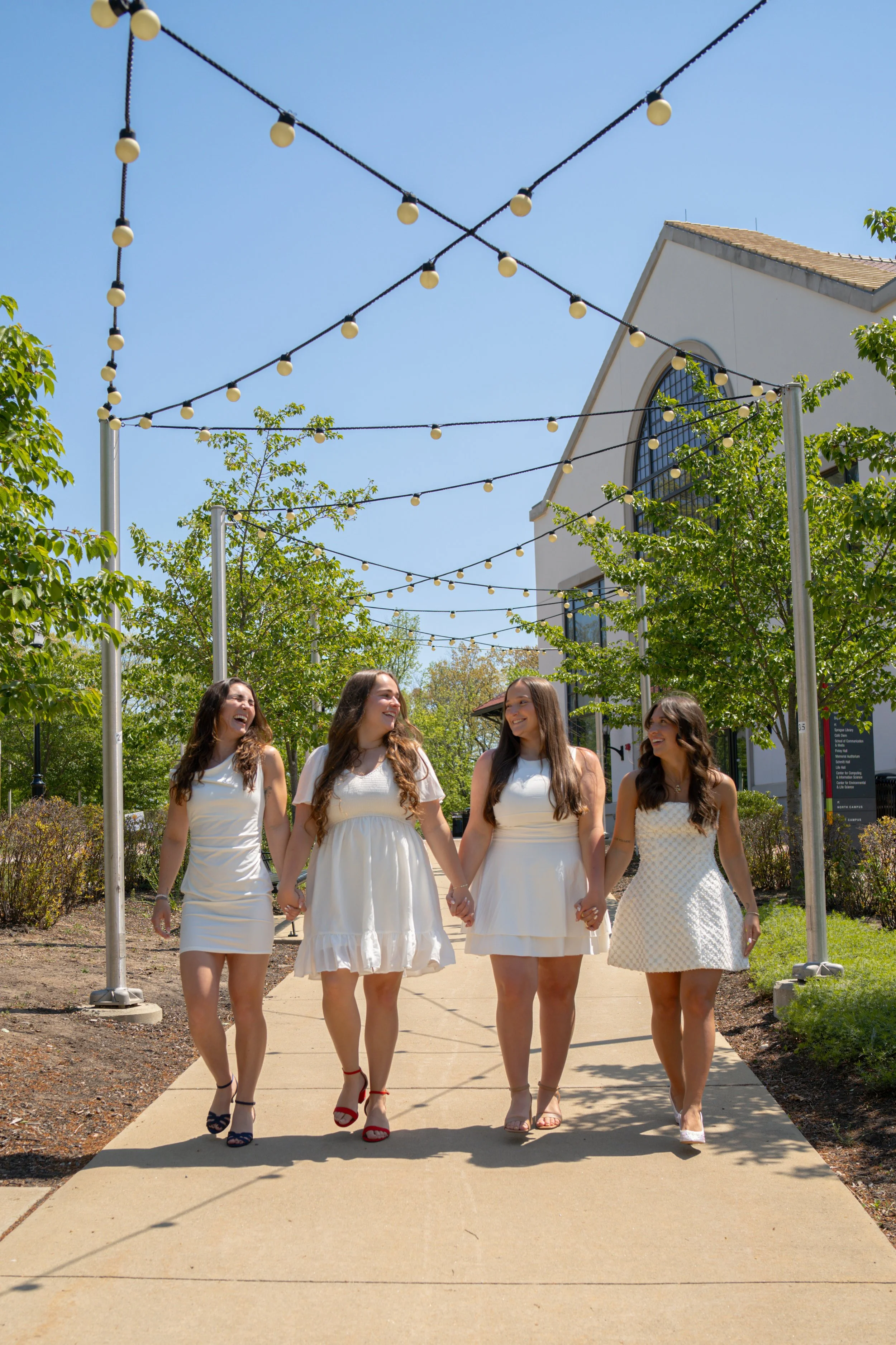 Graduation photo shoot of college roommates