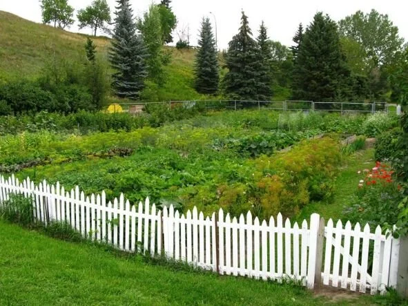 Bridgeland / Riverside Vacant Lot Garden (present day). Inventory of Evaluated Historic Resources.