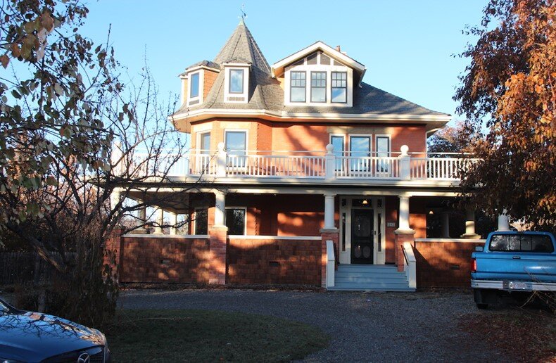 Riley Lodge