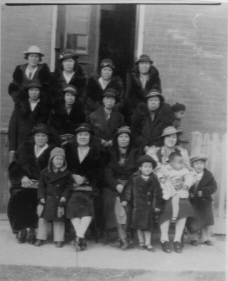 Group Portrait of the Calgary Chinese United Church Mothers Club. Photo courtesy of Paul DoFoo and the Chinese United Church of Calgary via the Chinese Canadian Women Project.