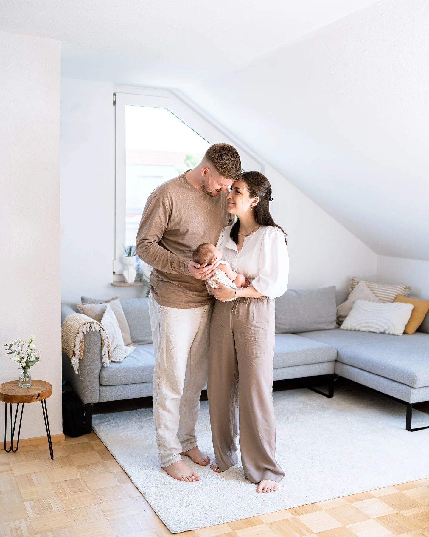 Mama und Papa 
&bull;
Mama und Papa ist wom&ouml;glich die gr&ouml;&szlig;te Erfahrung die man als Paar erleben darf. Mama und Papa zu sein kann herausfordernd sein - anders wie man es sich vielleicht vorgestellt hat. Mama und Papa zu sein ist die gr