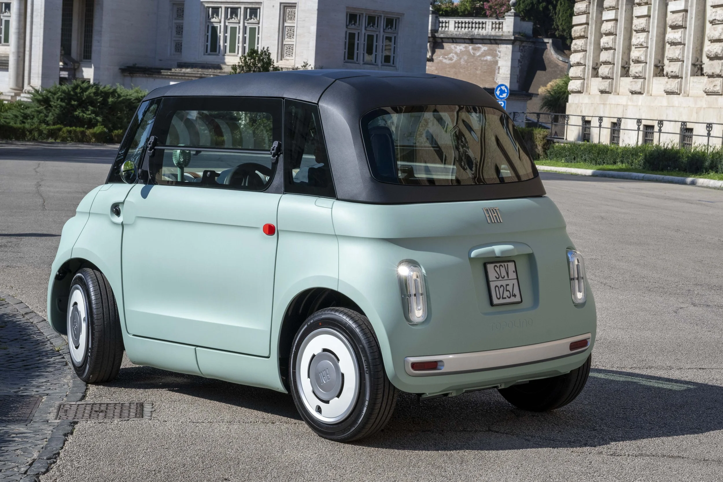 fiat-governorate-of-the-vatican-city-state-for-sustainable-micromobility-credit-by-governatorato-s-c-v-5.JPG
