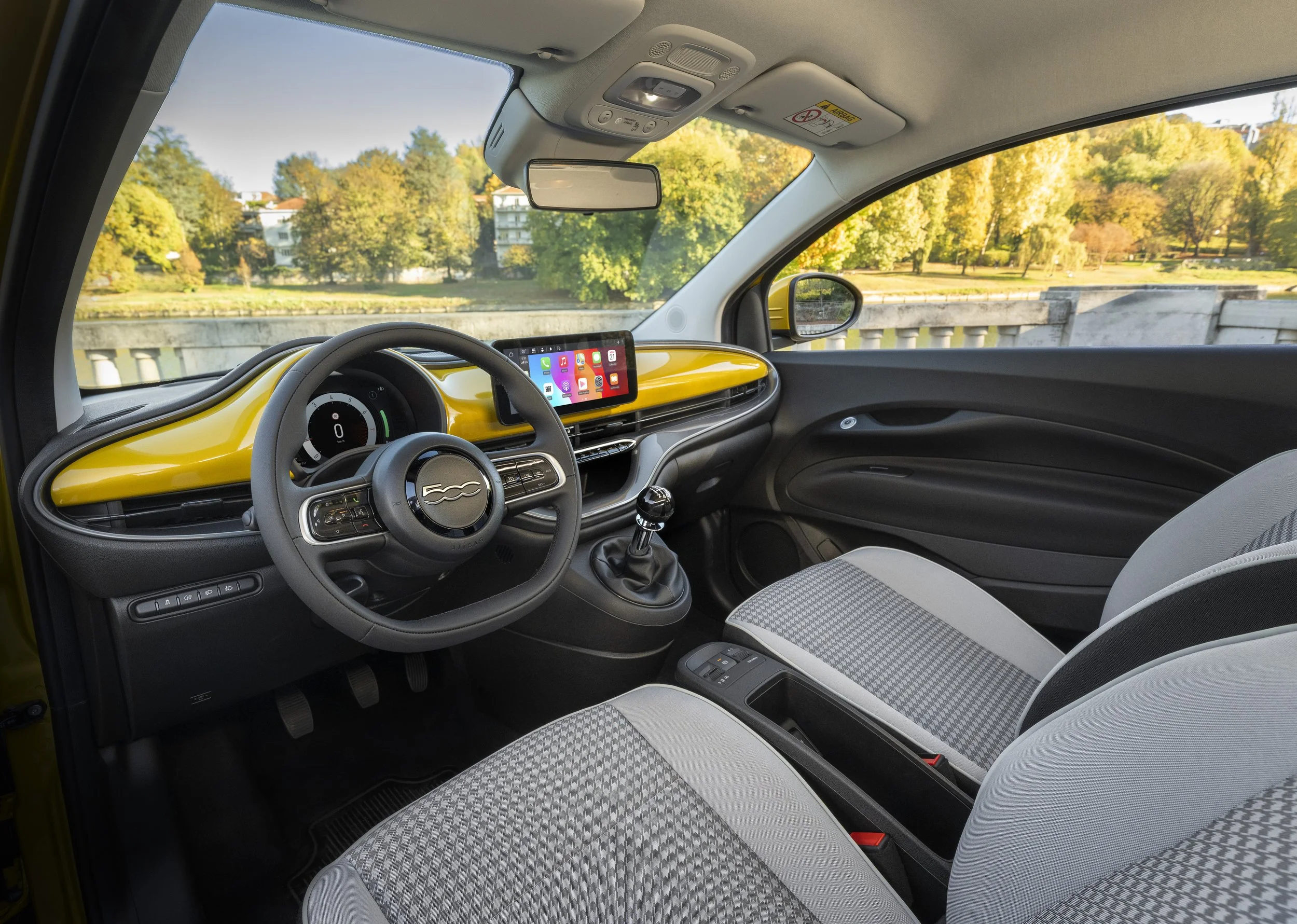fiat-500-hybrid-interiors.jpg