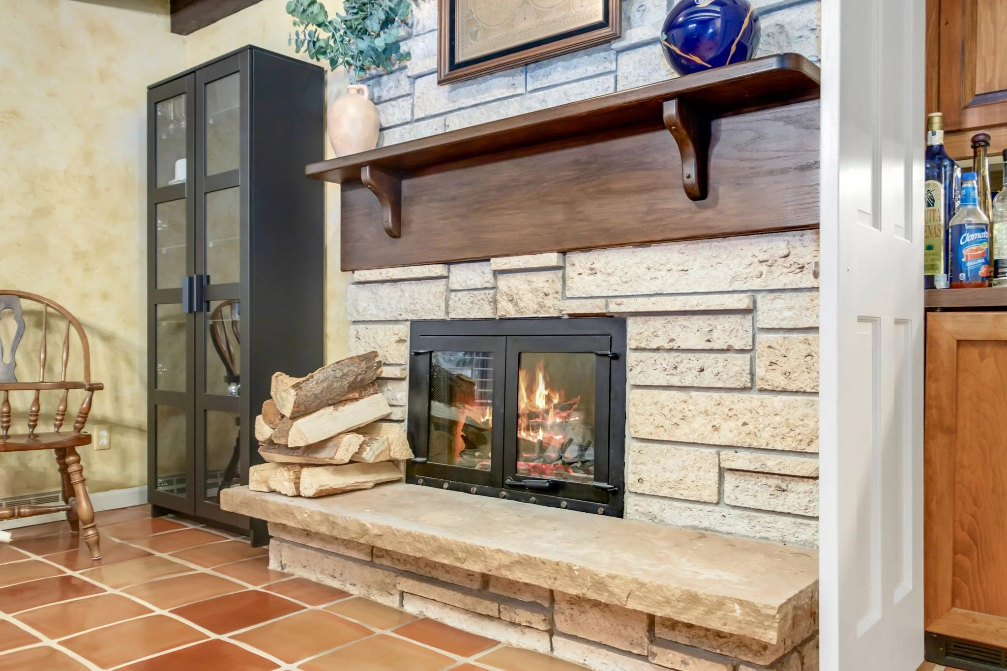 11-web-or-mls-3737 W 20th St 11.jpg