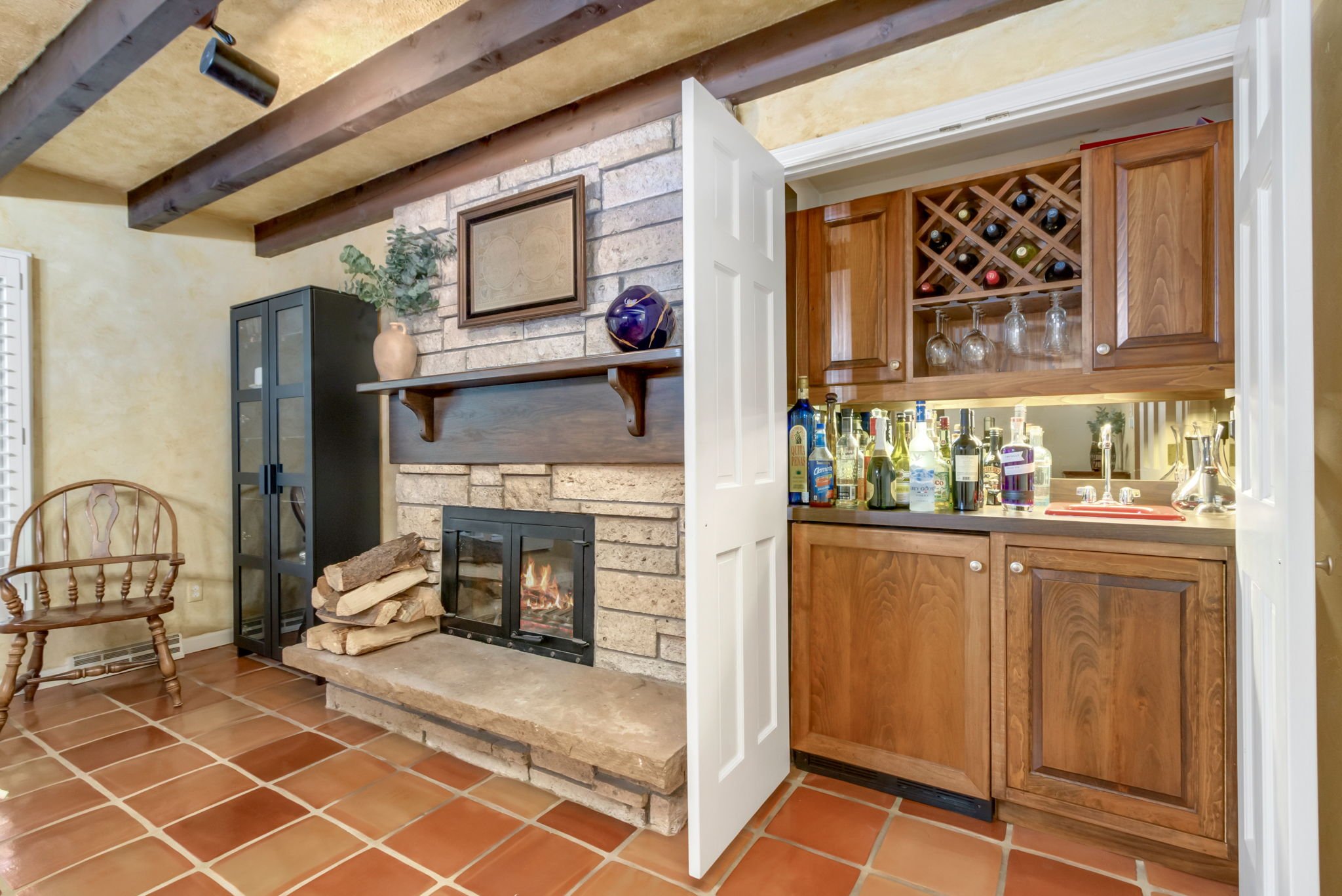 10-web-or-mls-3737 W 20th St 10.jpg
