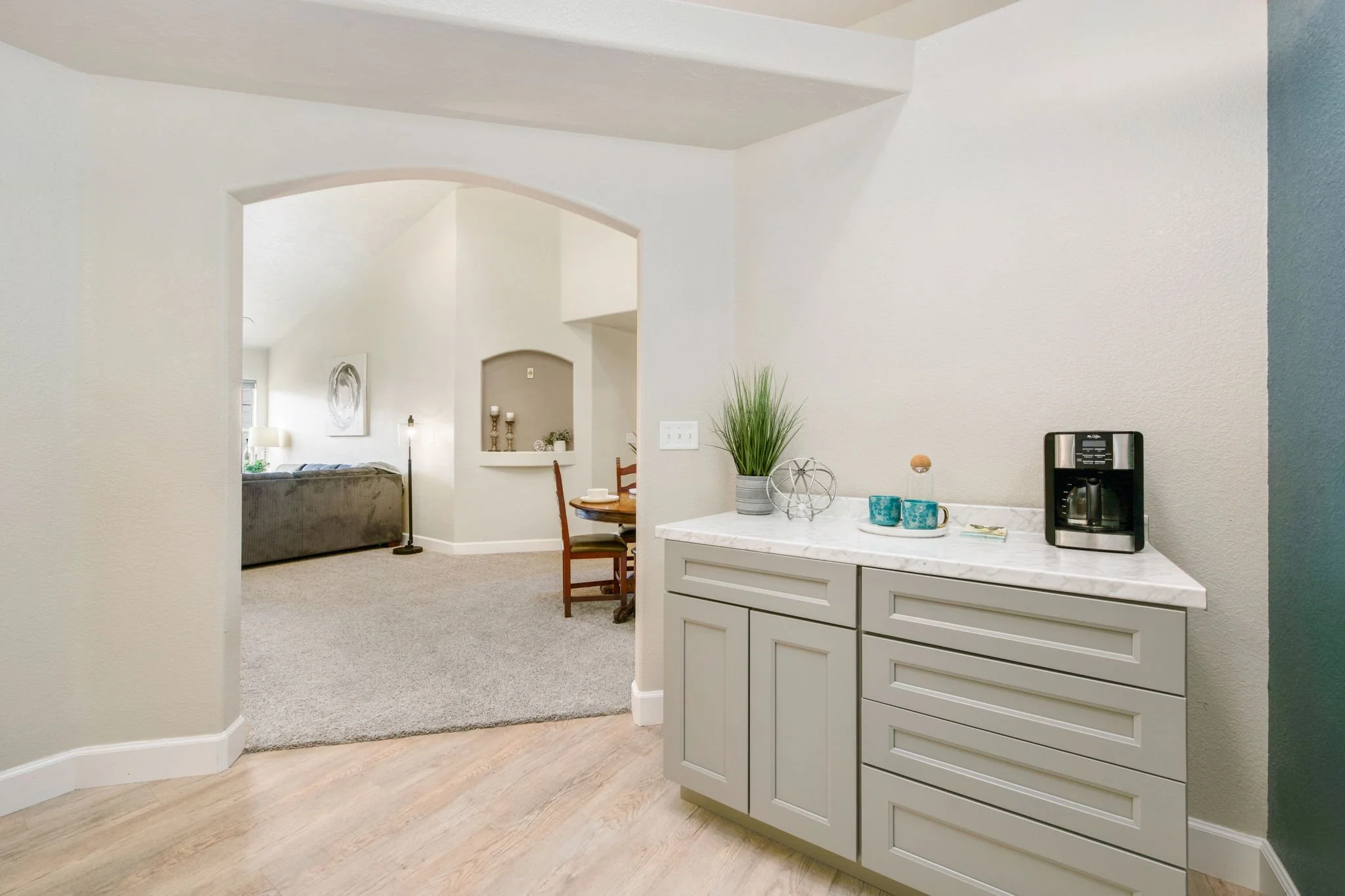 9-web-or-mls-5775 W 29th St 1307 9.jpg