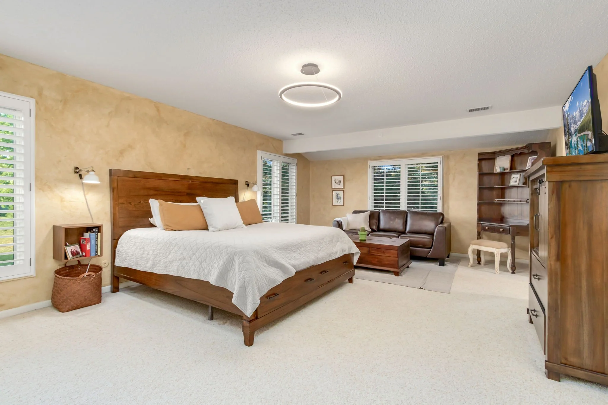 28-web-or-mls-3737 W 20th St 28.jpg