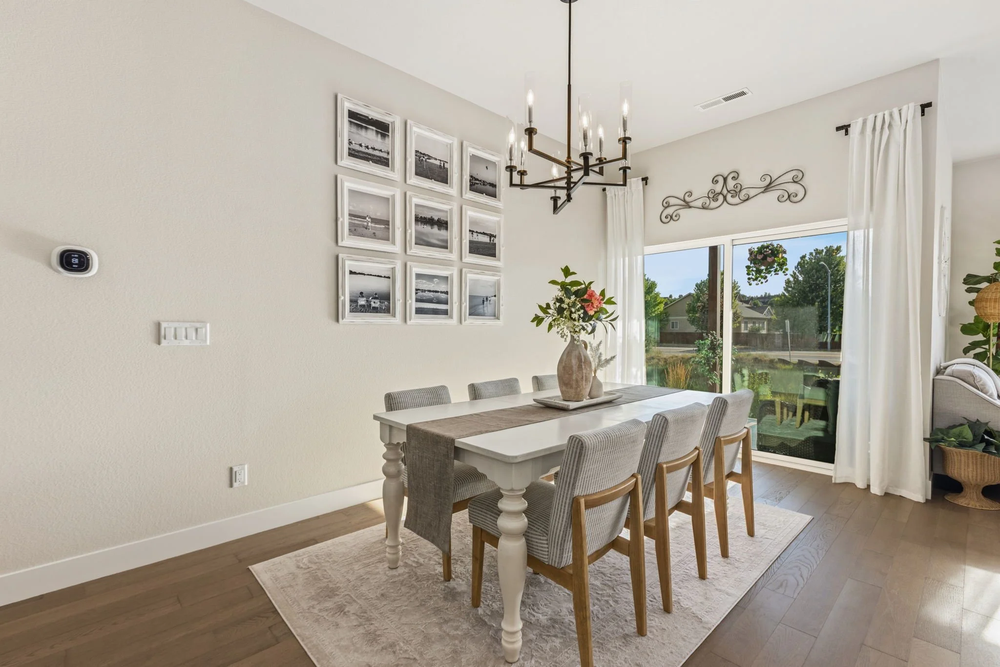 3-web-or-mls-1724 Barefoot Dr 03.jpg