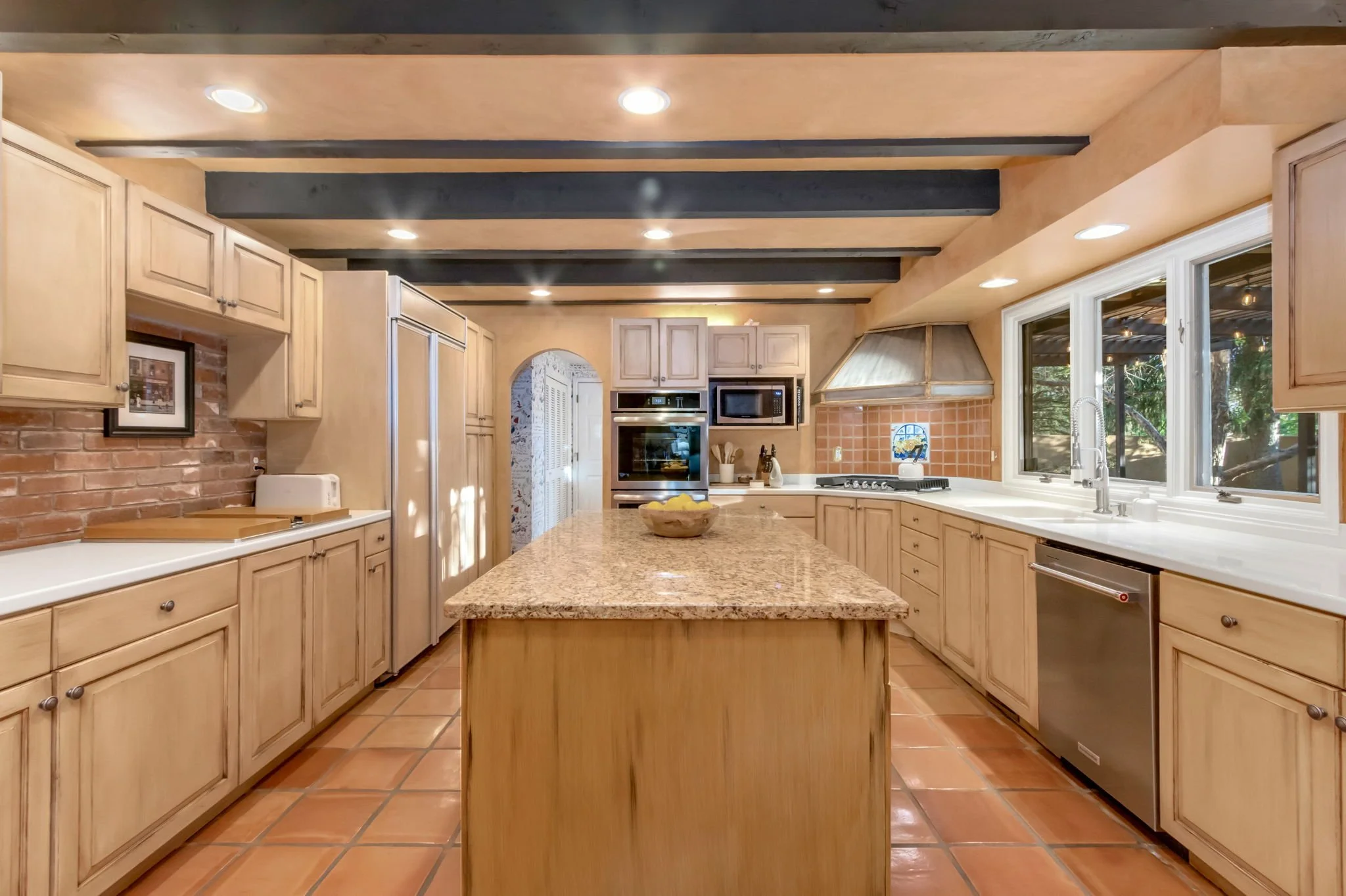 20-web-or-mls-3737 W 20th St 20.jpg