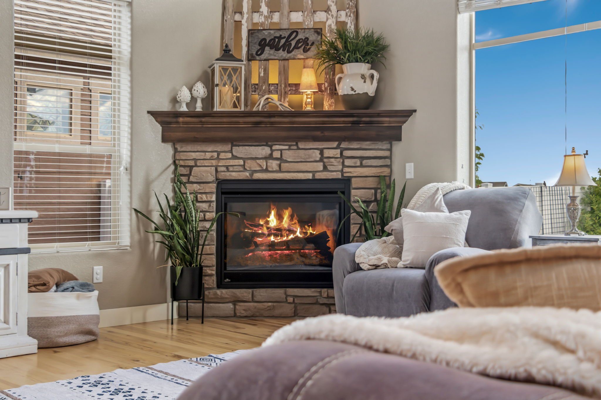 7-web-or-mls-608 Vermilion Peak Dr 07.jpg