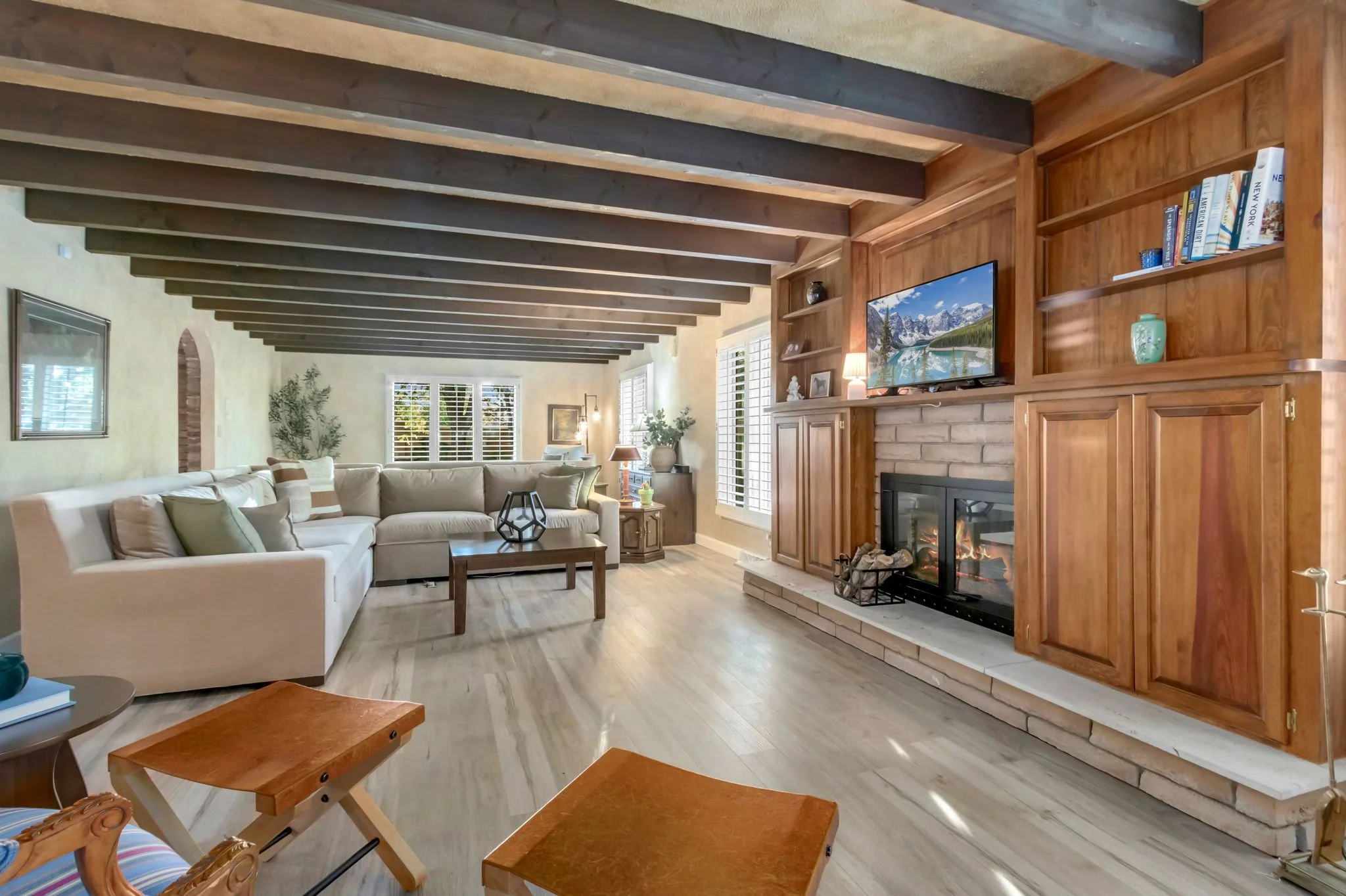 13-web-or-mls-3737 W 20th St 13.jpg