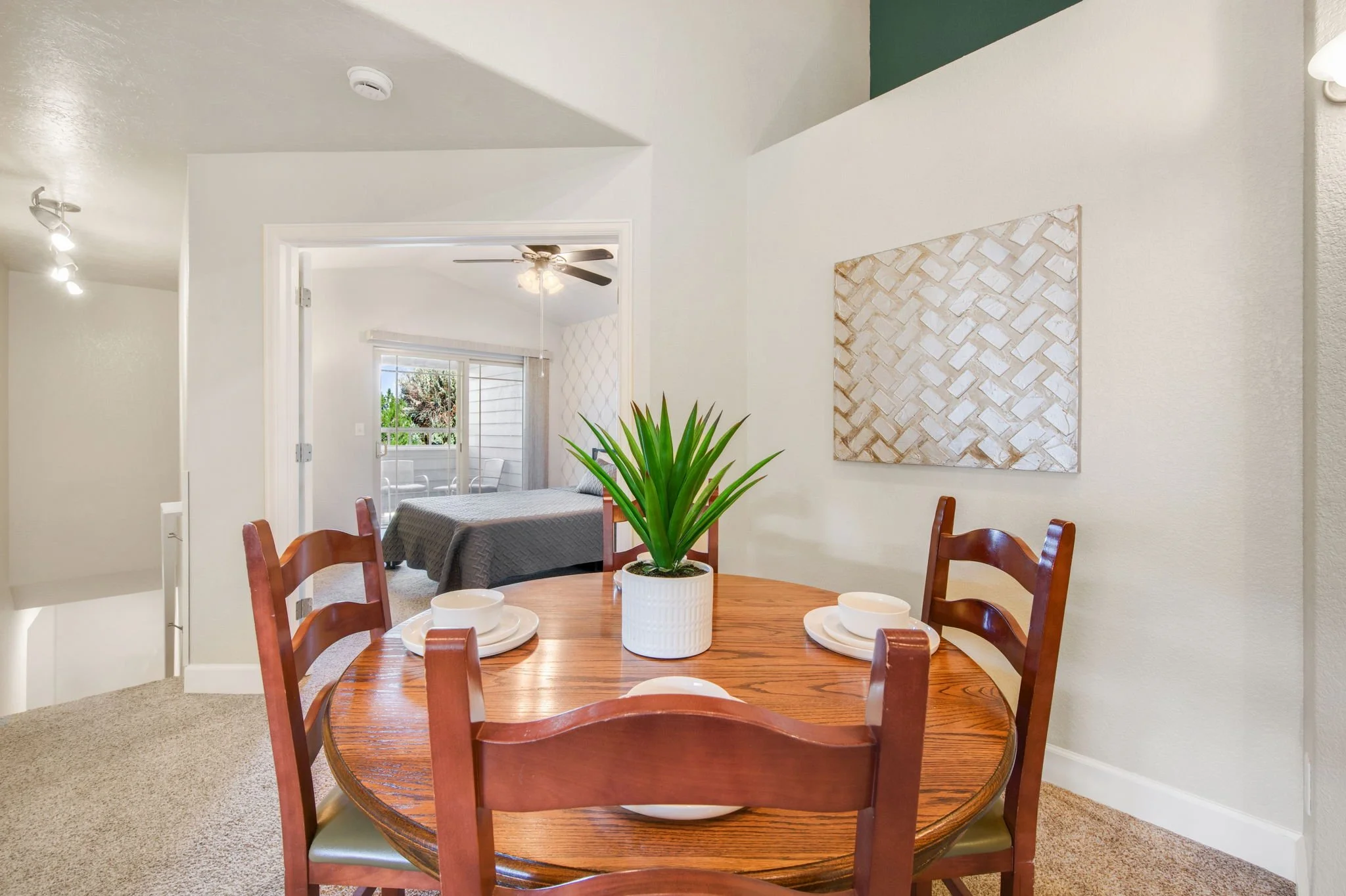 4-web-or-mls-5775 W 29th St 1307 4.jpg
