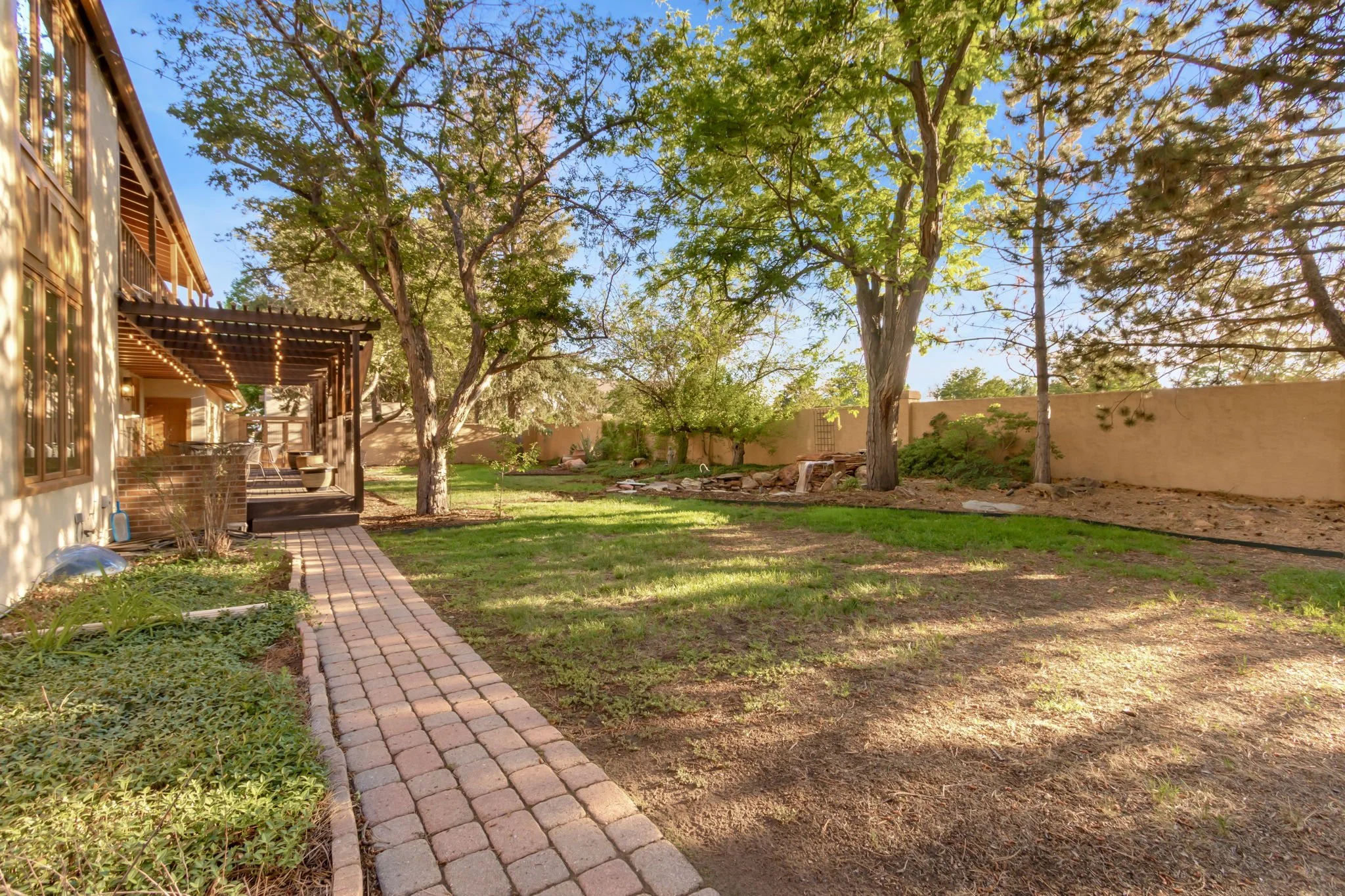 45-web-or-mls-3737 W 20th St 45.jpg