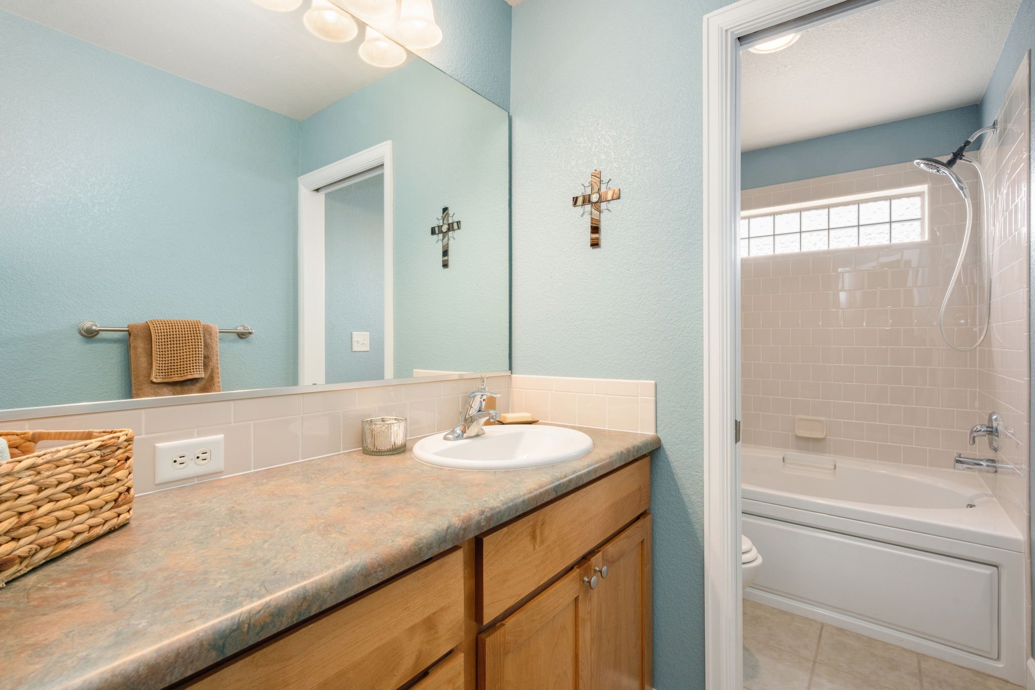 12-web-or-mls-5775 W 29th St 1307 12.jpg