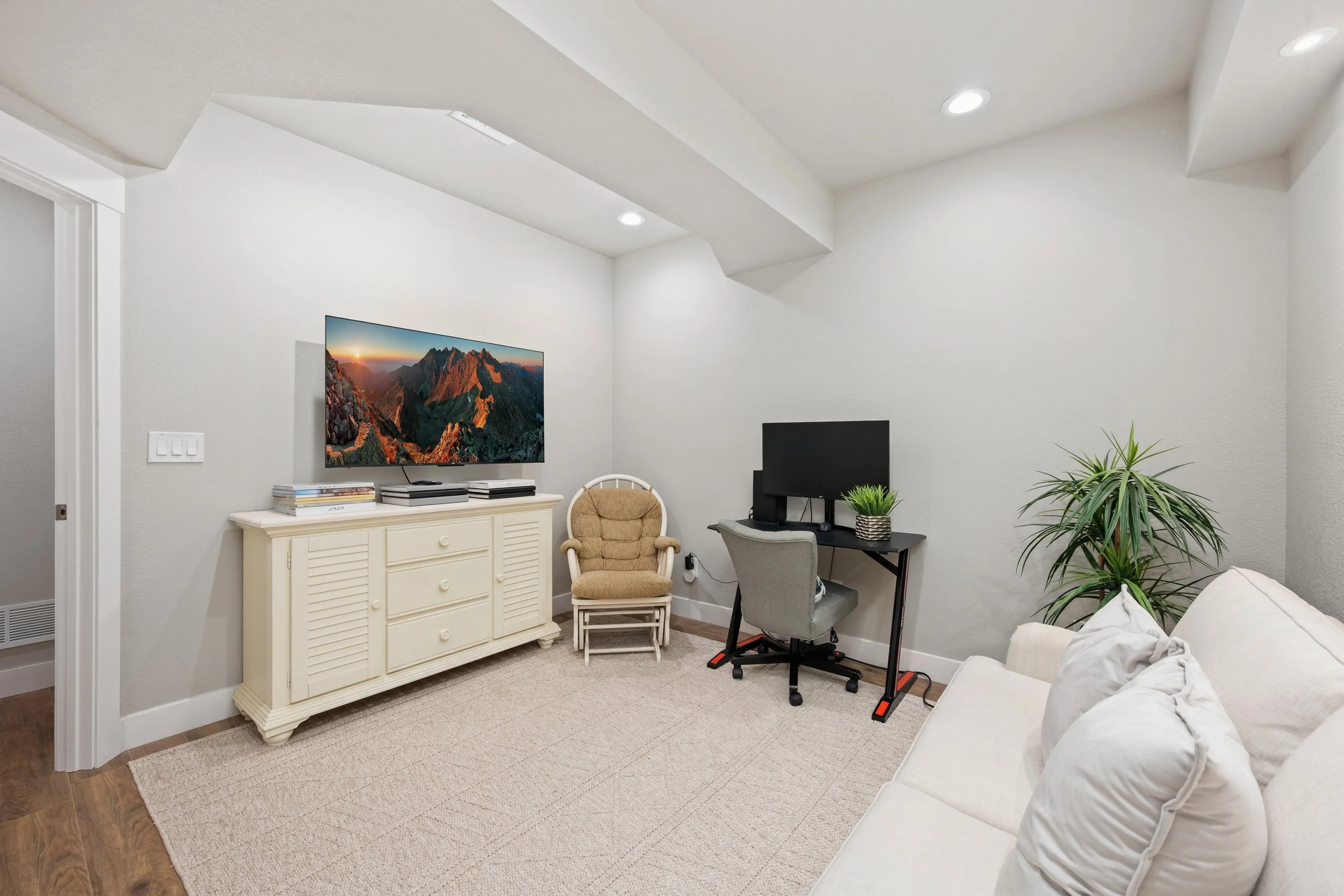 15-print-2152 Montauk Ln unit 3 15.jpg