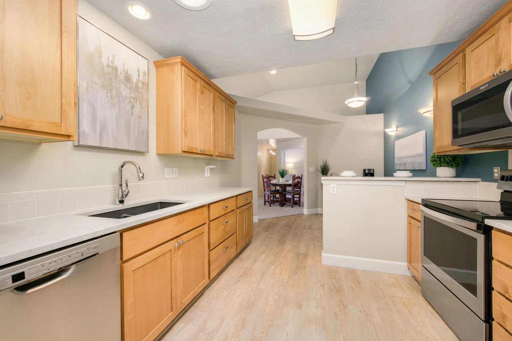 7-web-or-mls-5775 W 29th St 1307 7.jpg