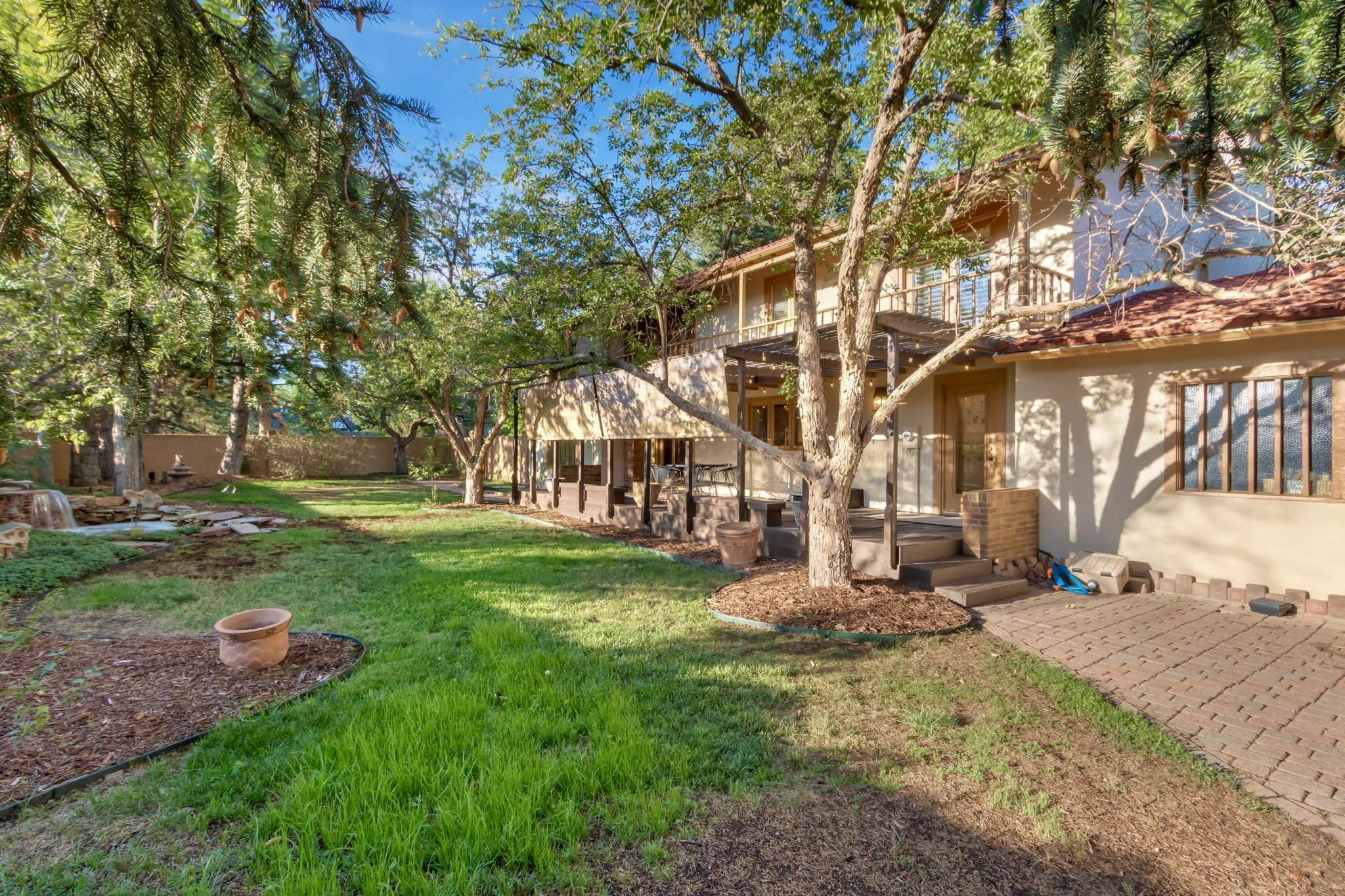50-web-or-mls-3737 W 20th St 50.jpg