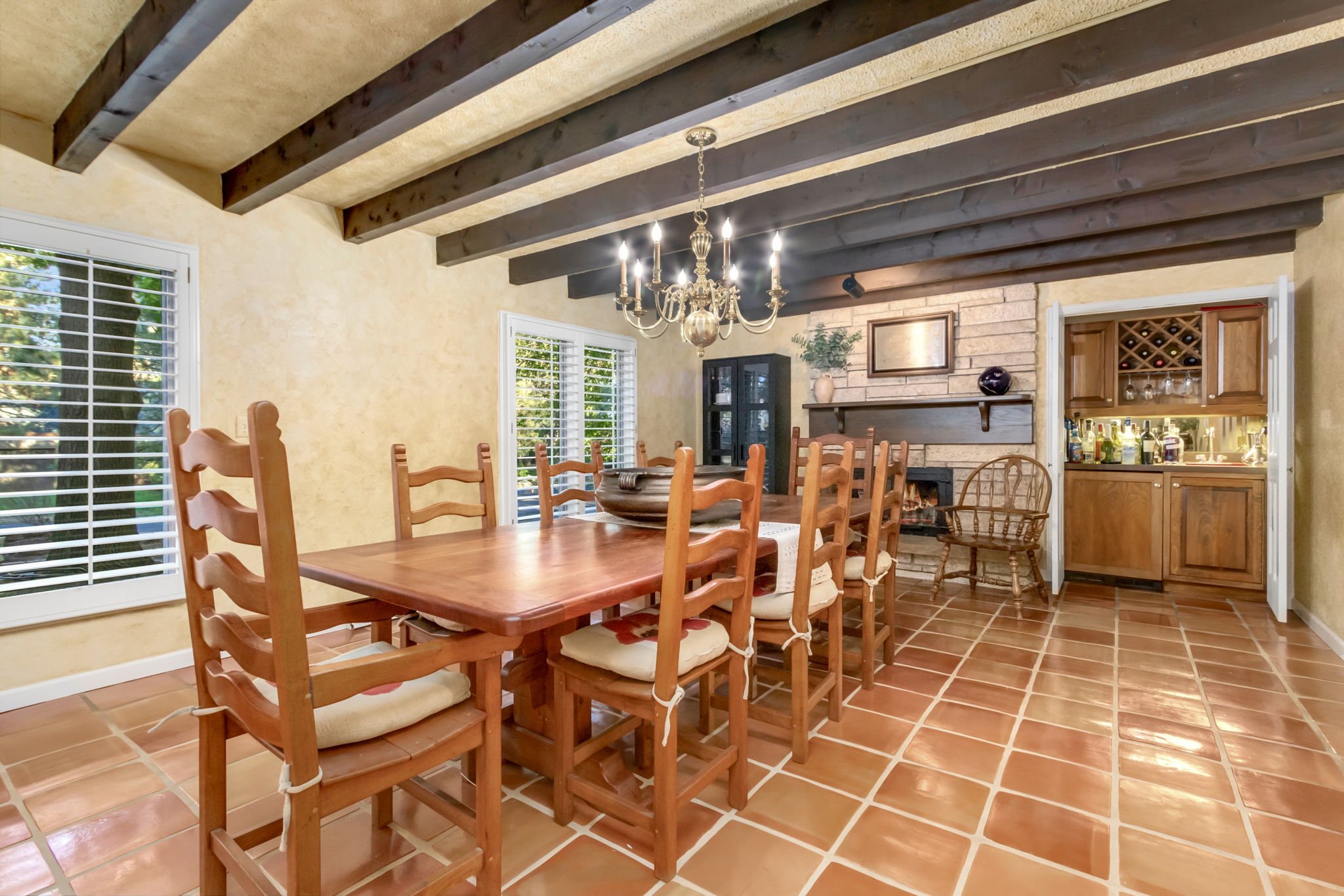9-web-or-mls-3737 W 20th St 09.jpg