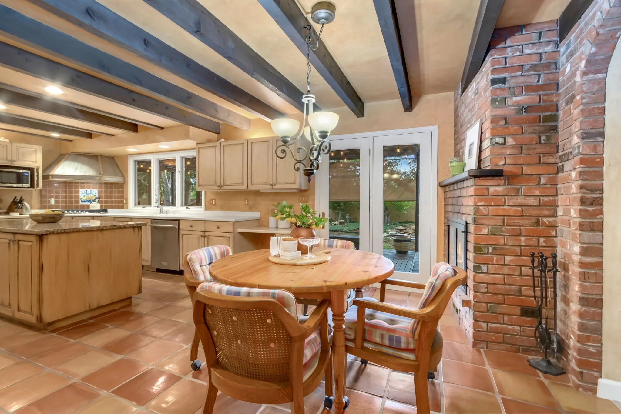 17-web-or-mls-3737 W 20th St 17.jpg
