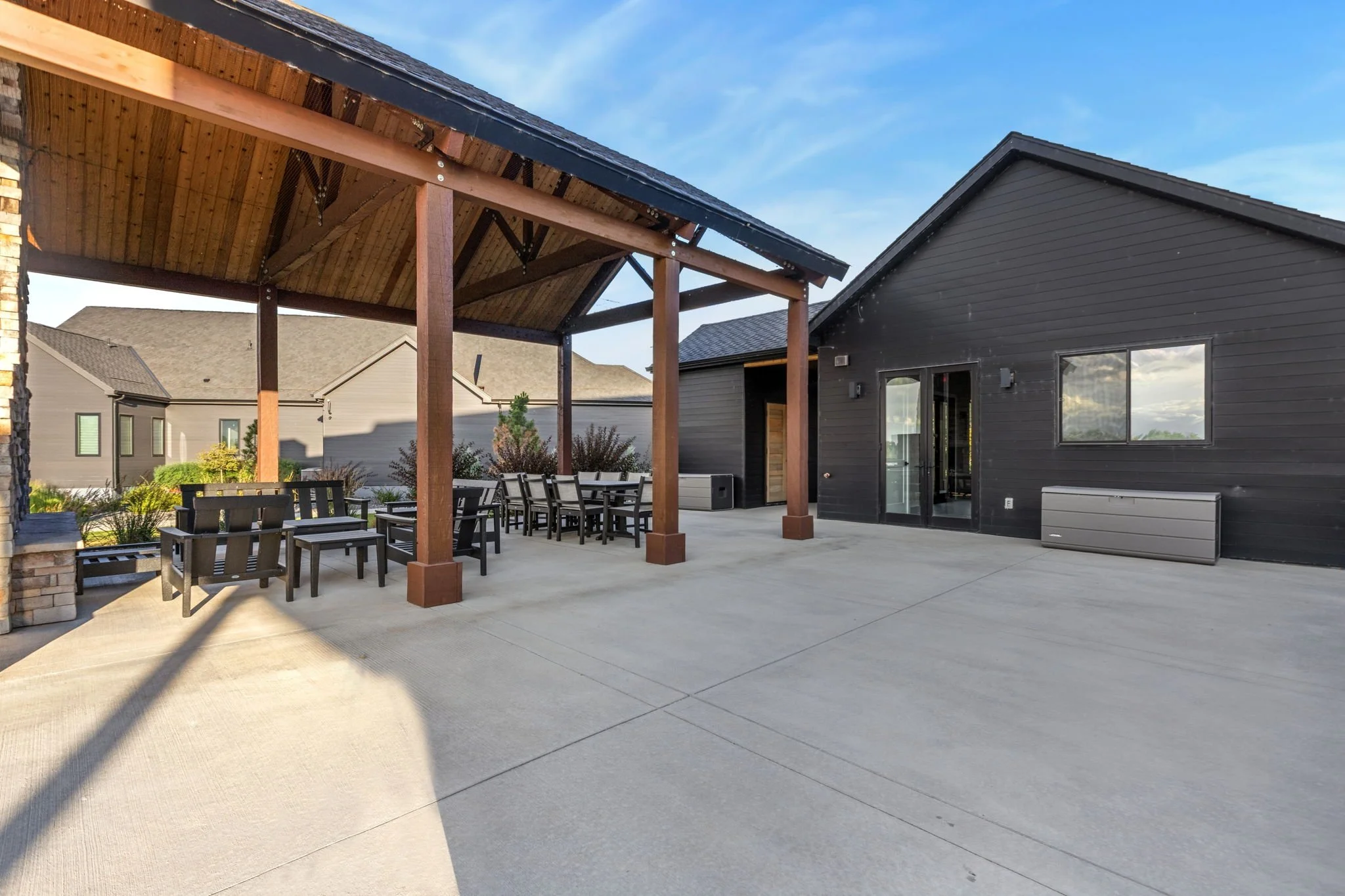36-web-or-mls-1724 Barefoot Dr 36.jpg