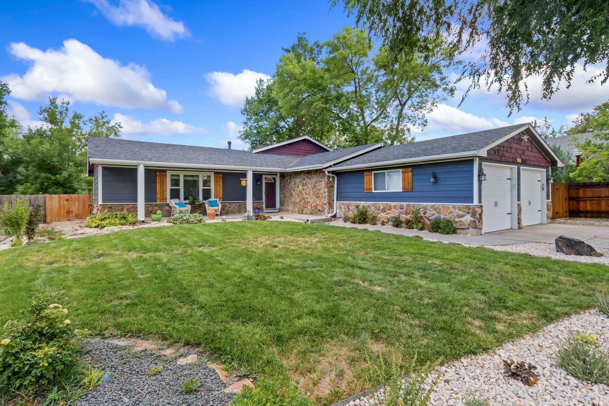 2-web-or-mls-4212 Redbird Pl 02.jpg