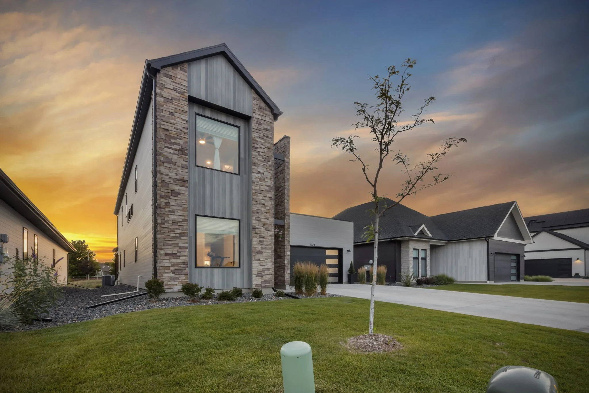 39-web-or-mls-1724 Barefoot Dr 39.jpg