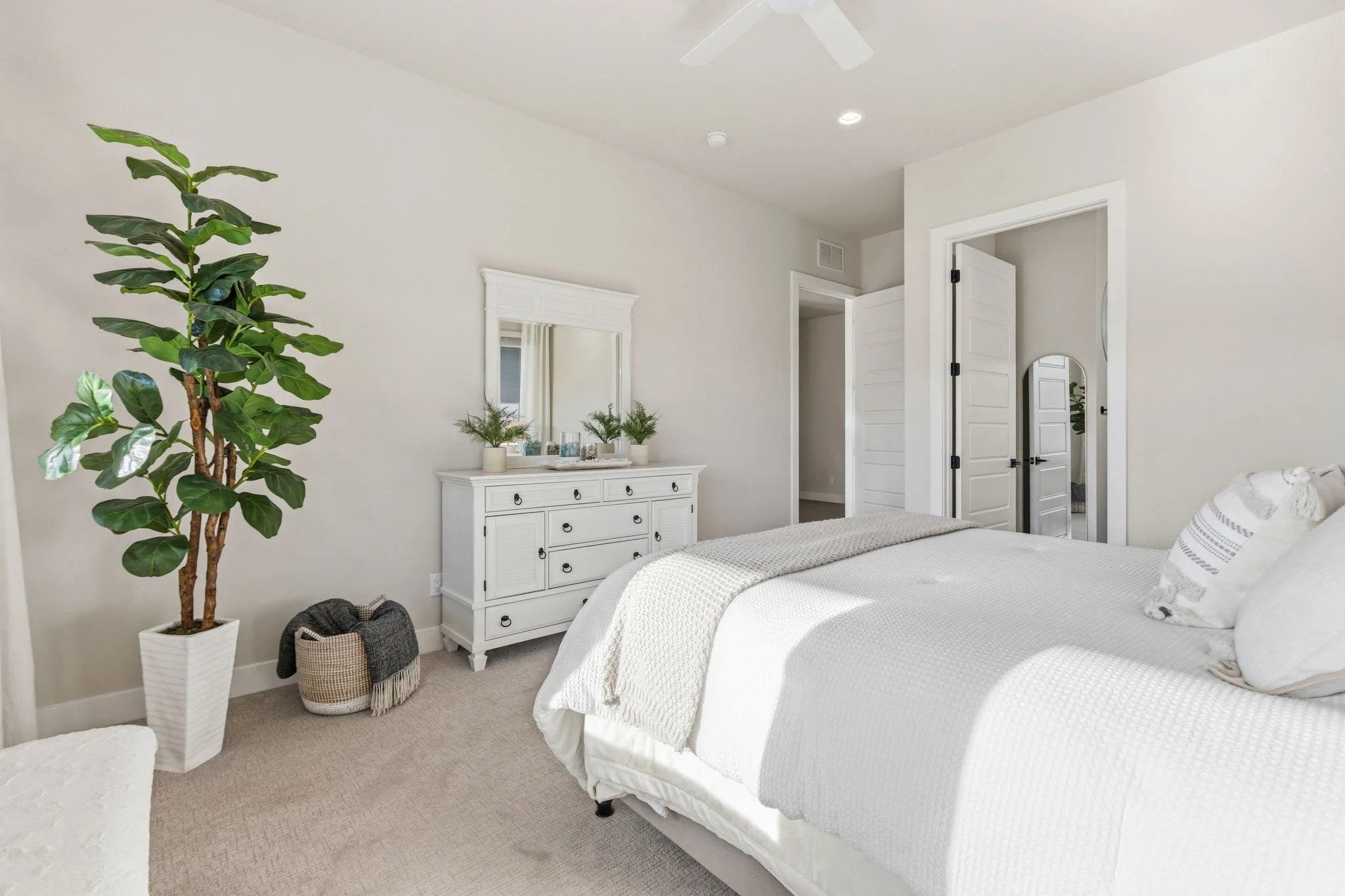 16-web-or-mls-1724 Barefoot Dr 16.jpg