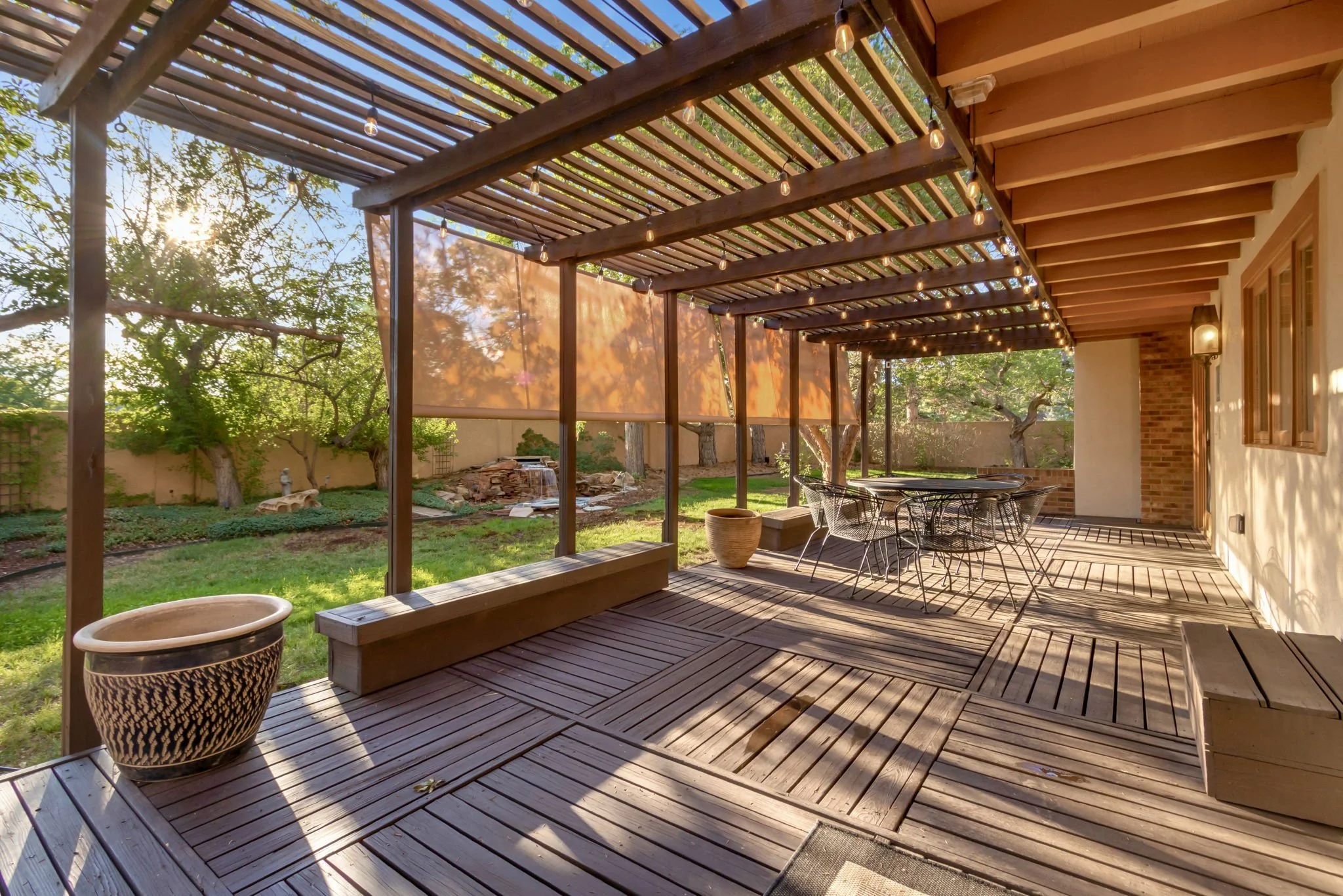 47-web-or-mls-3737 W 20th St 47.jpg