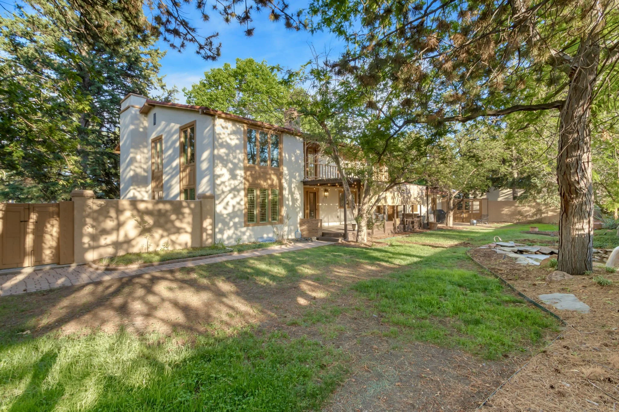 51-web-or-mls-3737 W 20th St 51.jpg