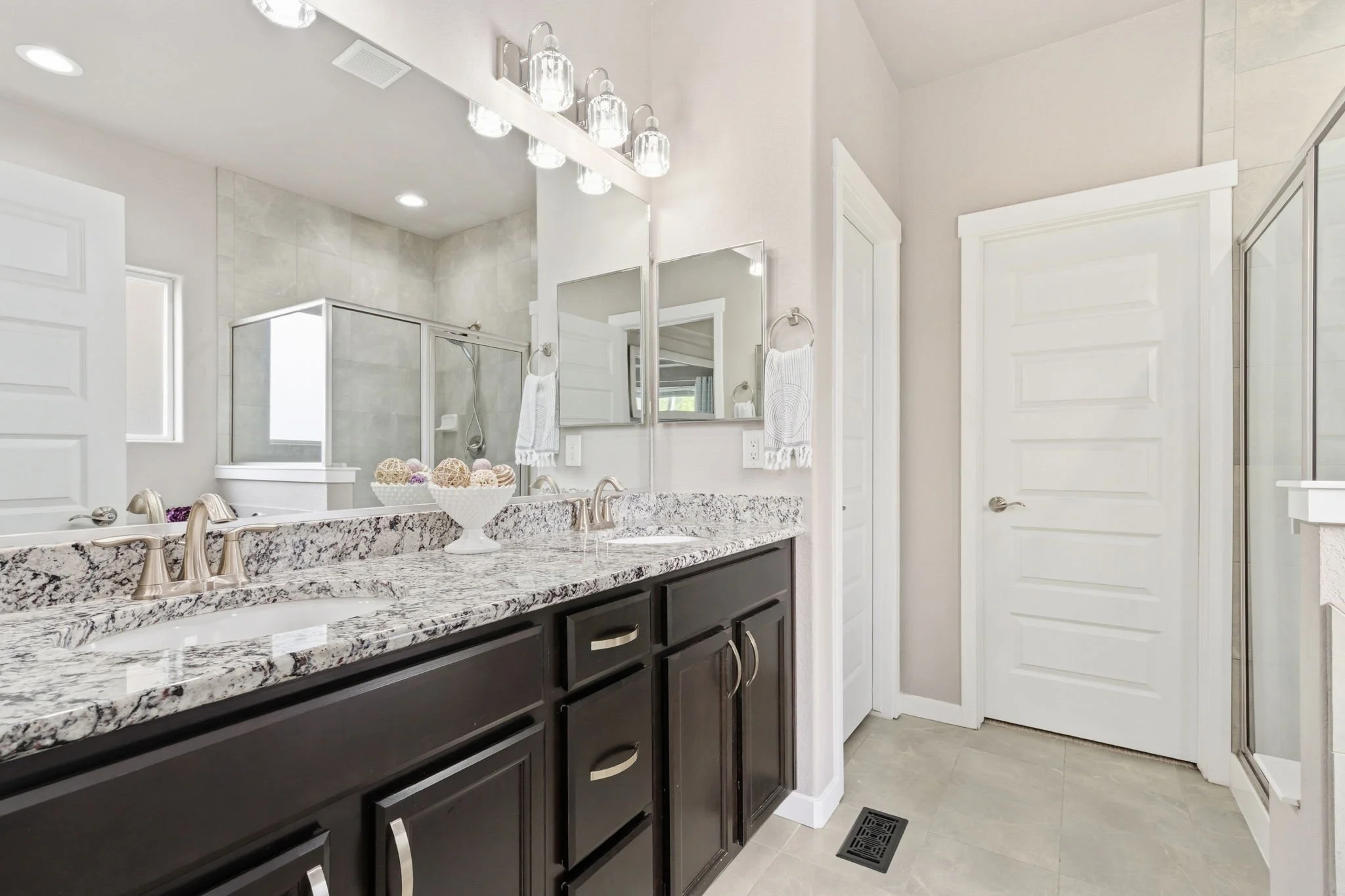 20-web-or-mls-8713 15th Street Rd 20.jpg