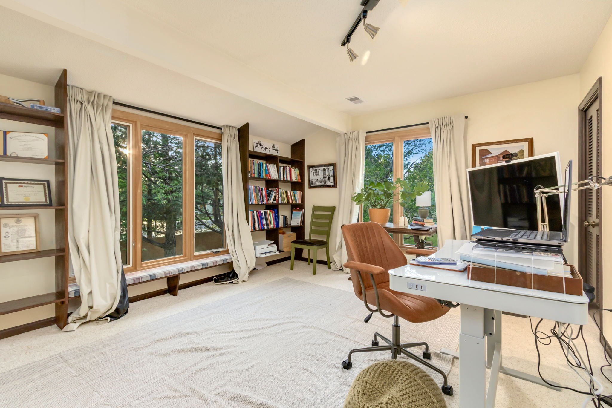 27-web-or-mls-3737 W 20th St 27.jpg
