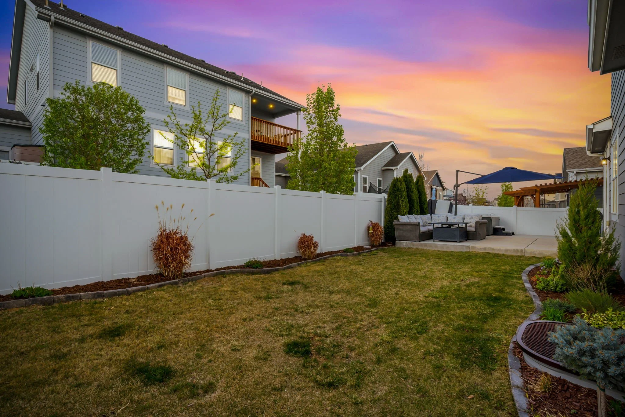 50-web-or-mls-2037 River W Dr 50.jpg