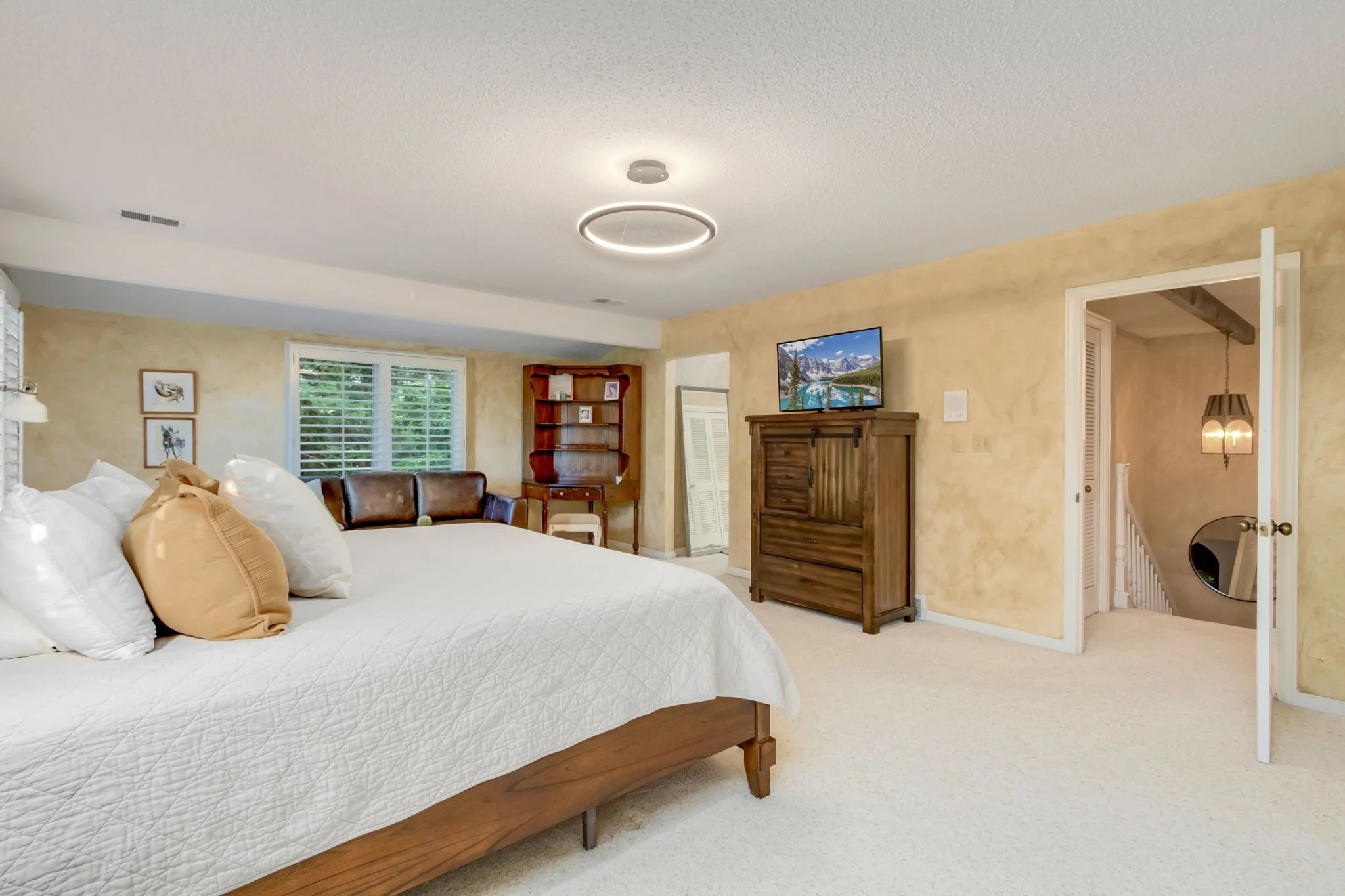 29-web-or-mls-3737 W 20th St 29.jpg