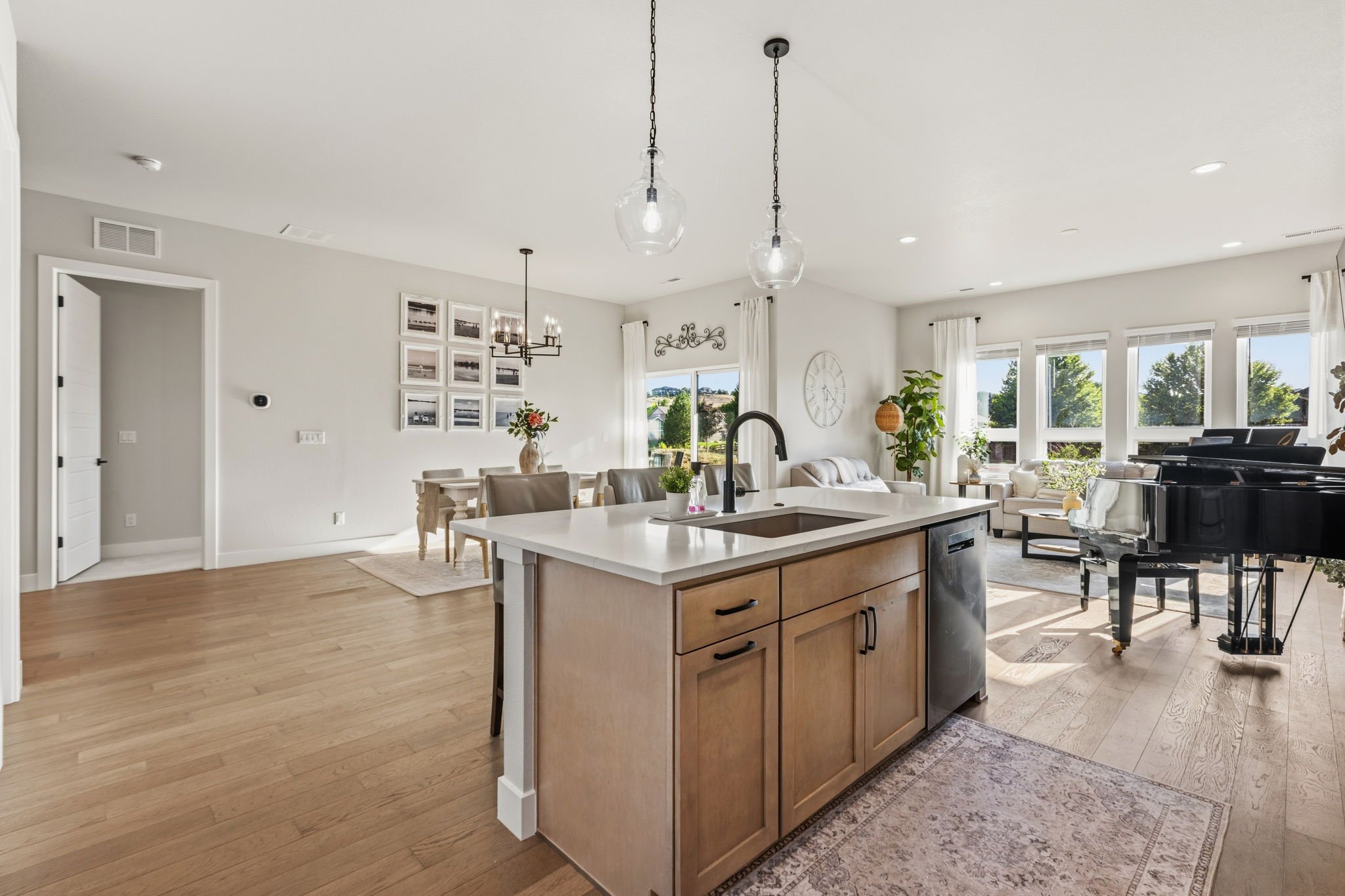 10-web-or-mls-1724 Barefoot Dr 10.jpg