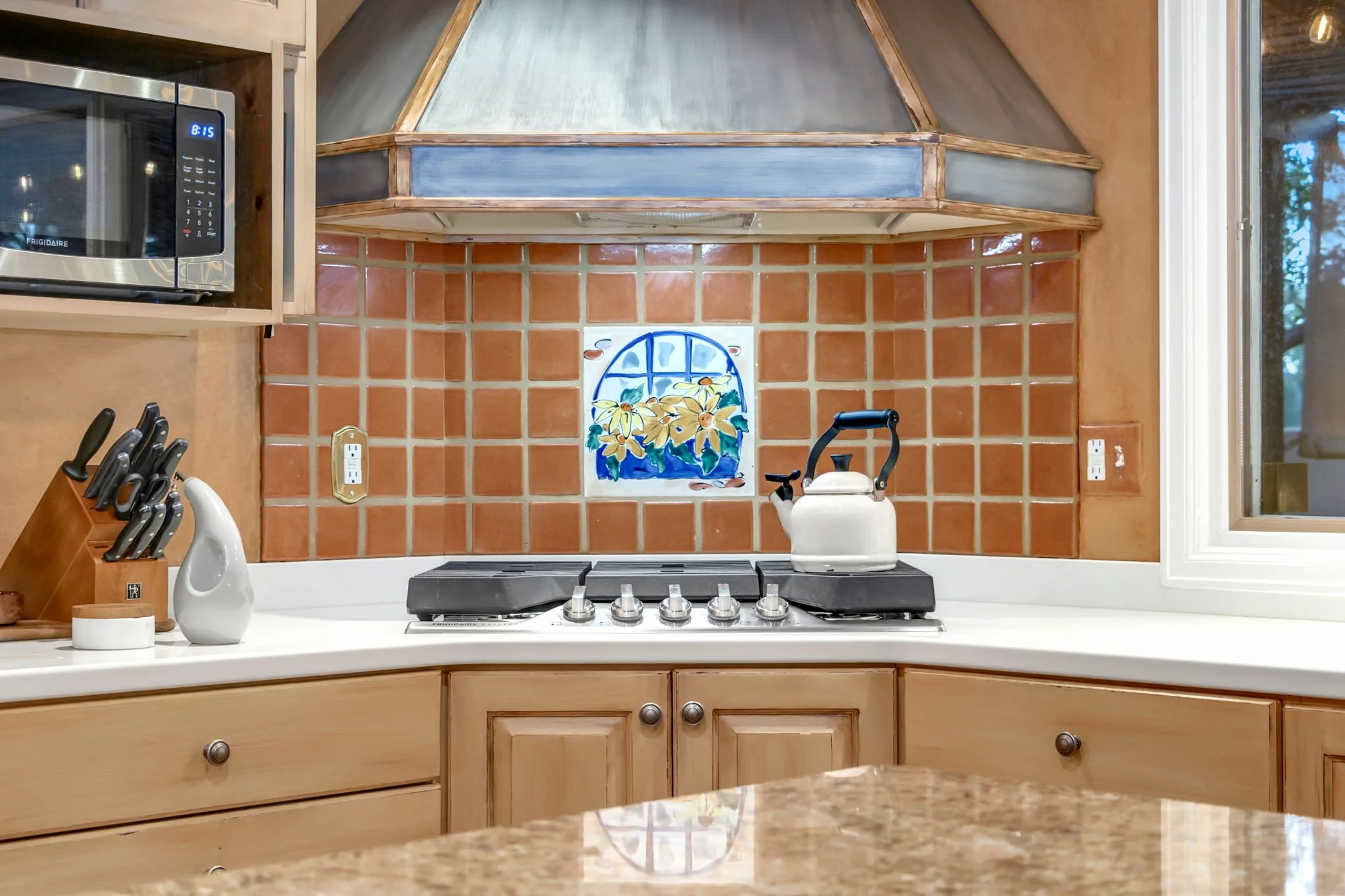 21-web-or-mls-3737 W 20th St 21.jpg
