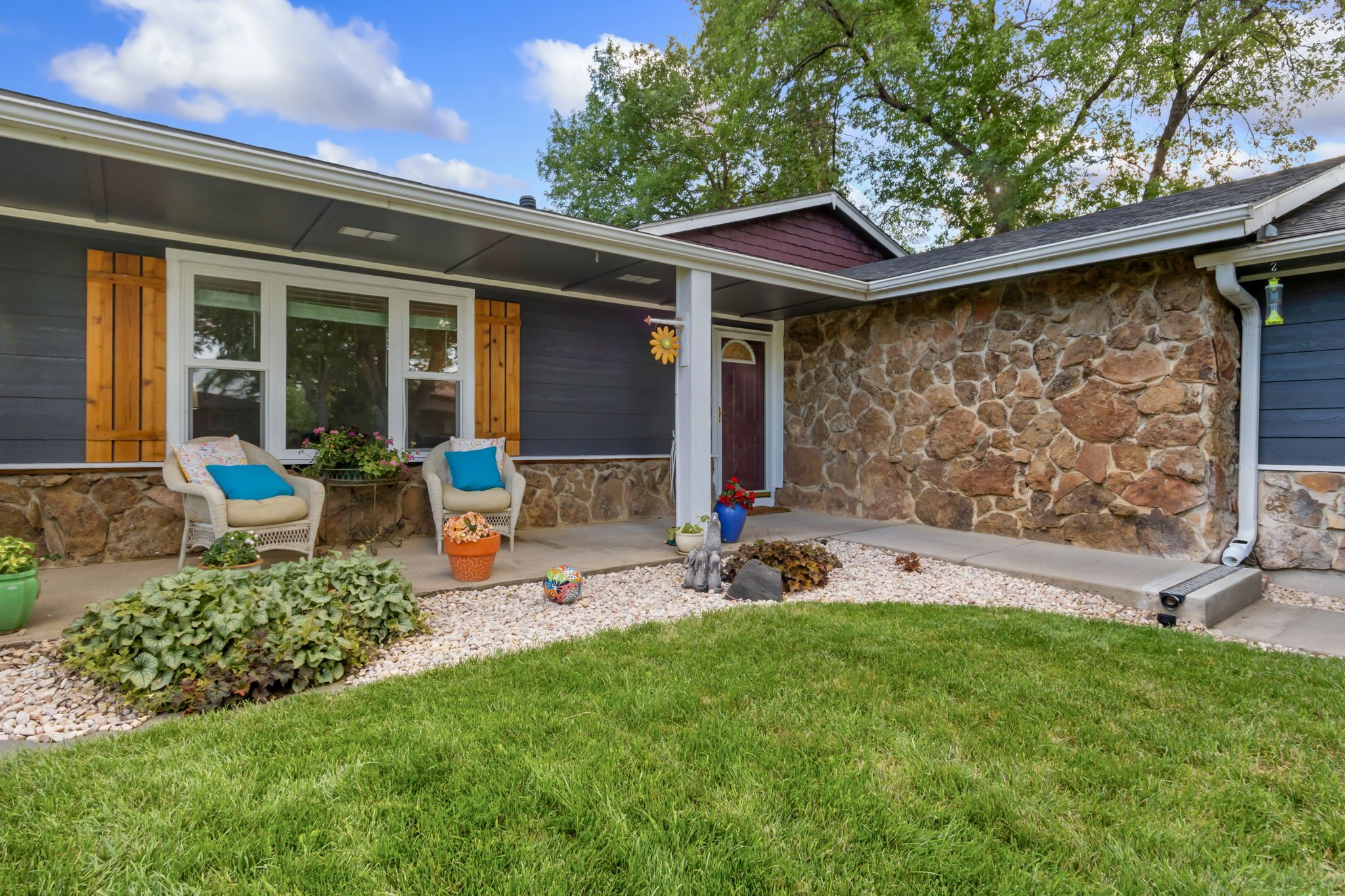 4-web-or-mls-4212 Redbird Pl 04.jpg