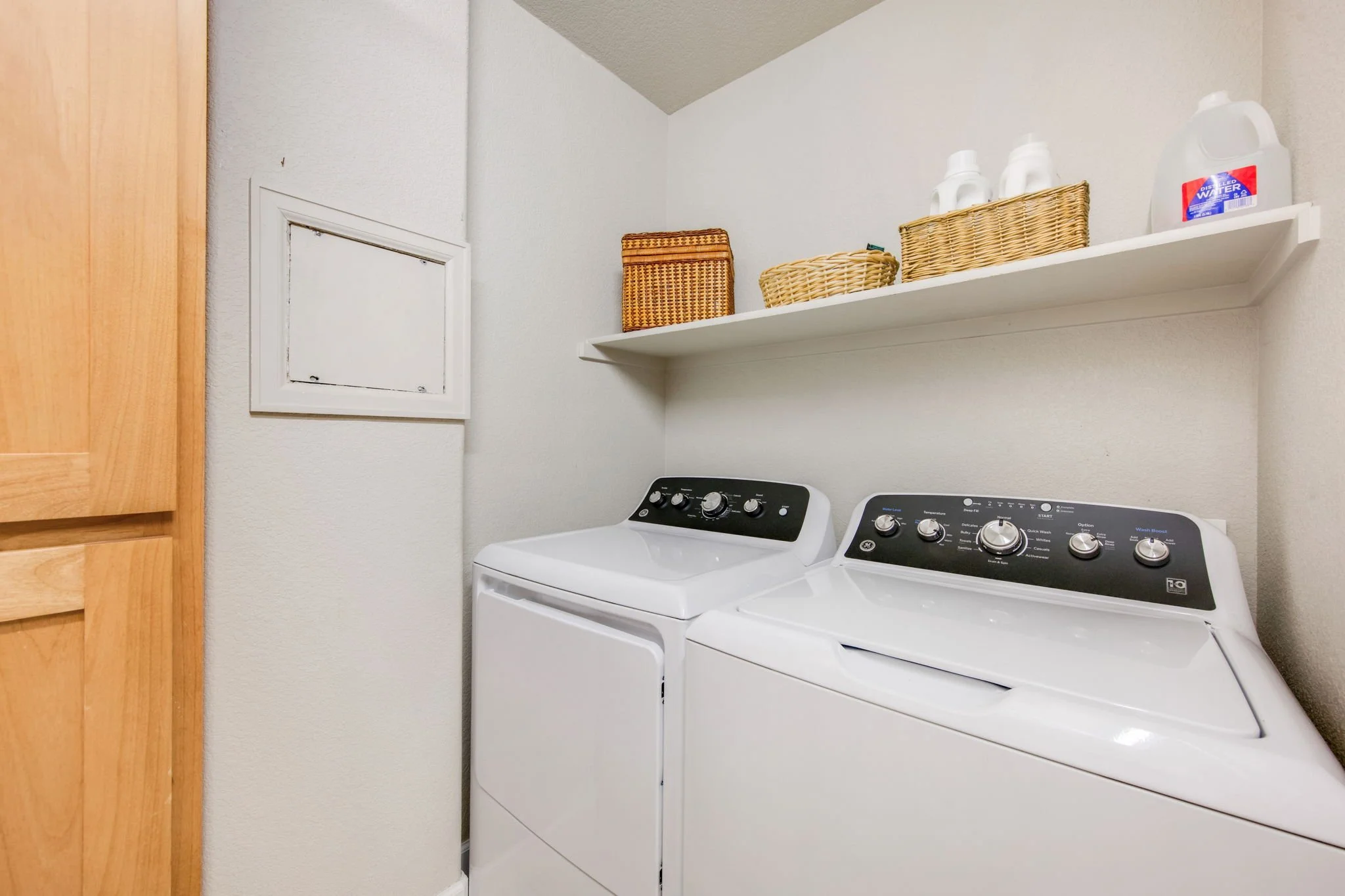8-web-or-mls-5775 W 29th St 1307 8.jpg