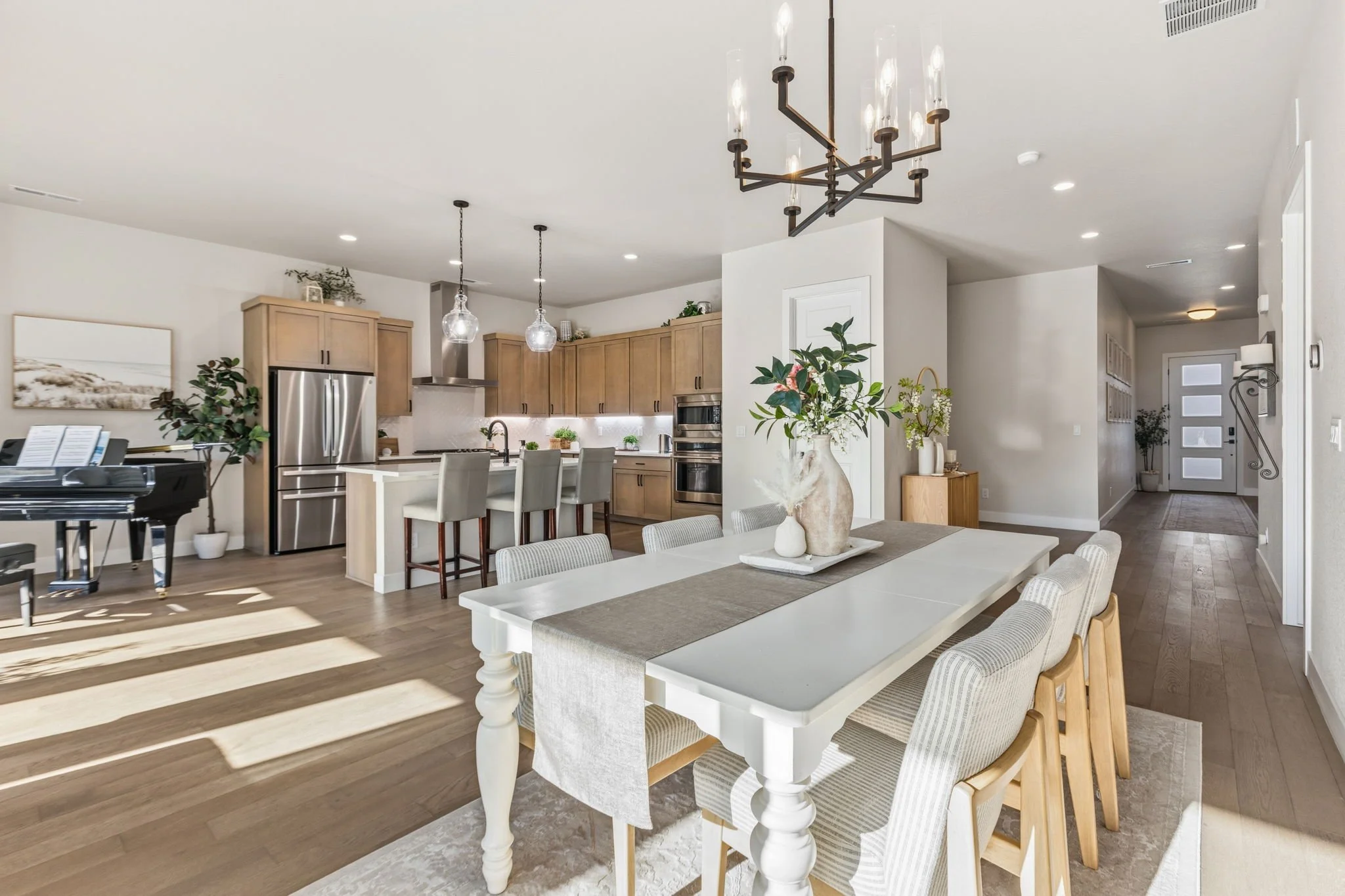 5-web-or-mls-1724 Barefoot Dr 05.jpg