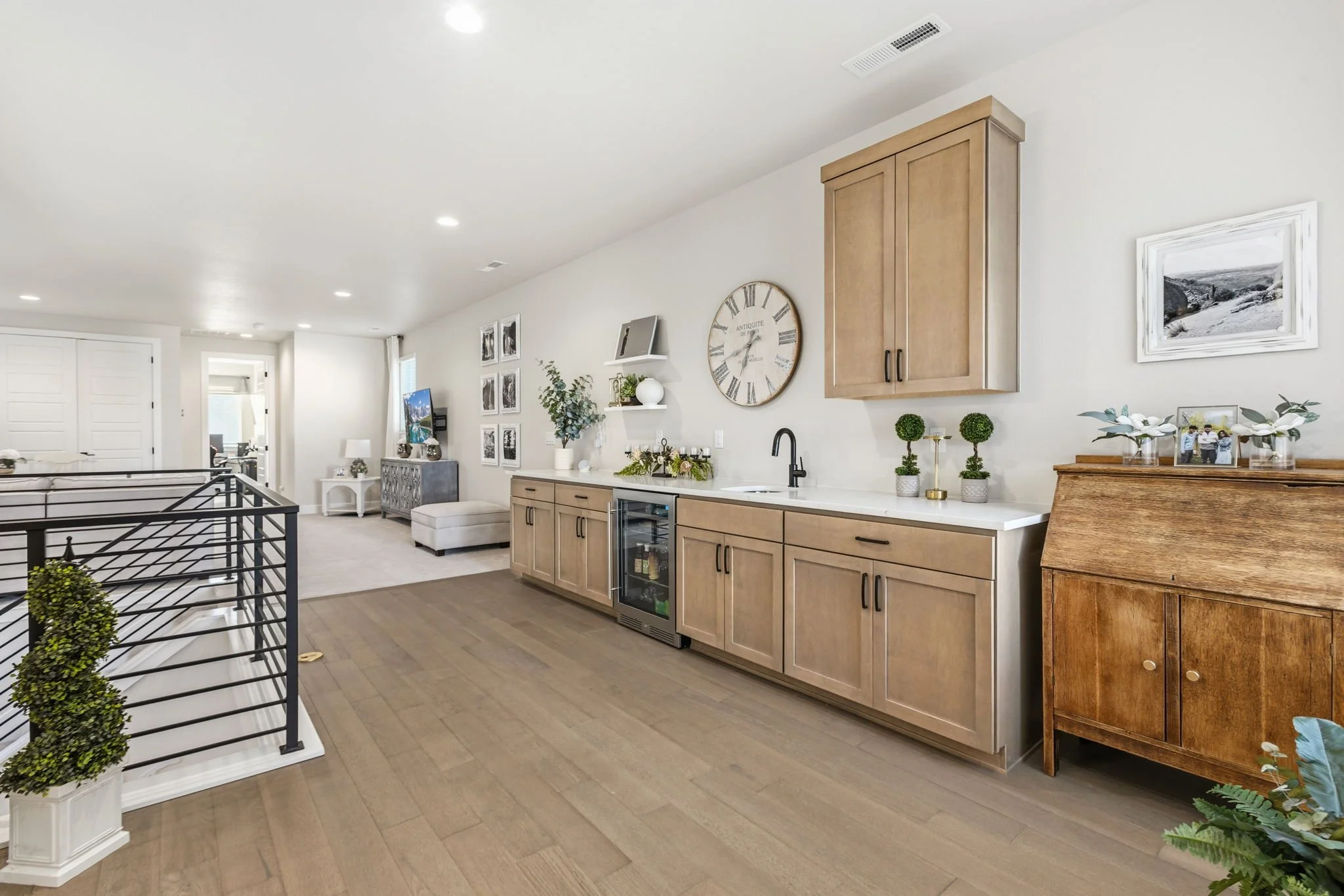 25-web-or-mls-1724 Barefoot Dr 25.jpg