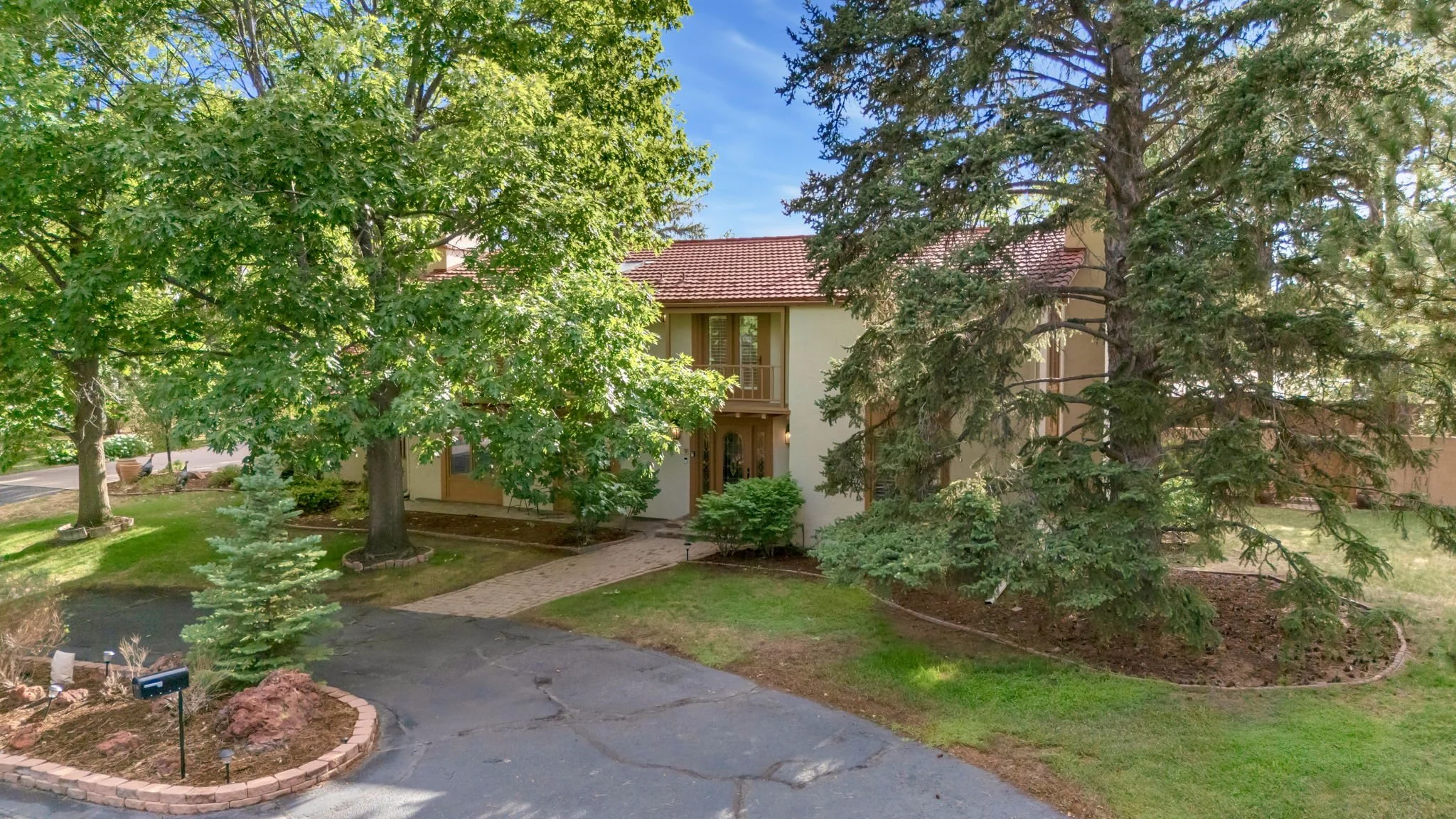 53-web-or-mls-3737 W 20th St 53.jpg
